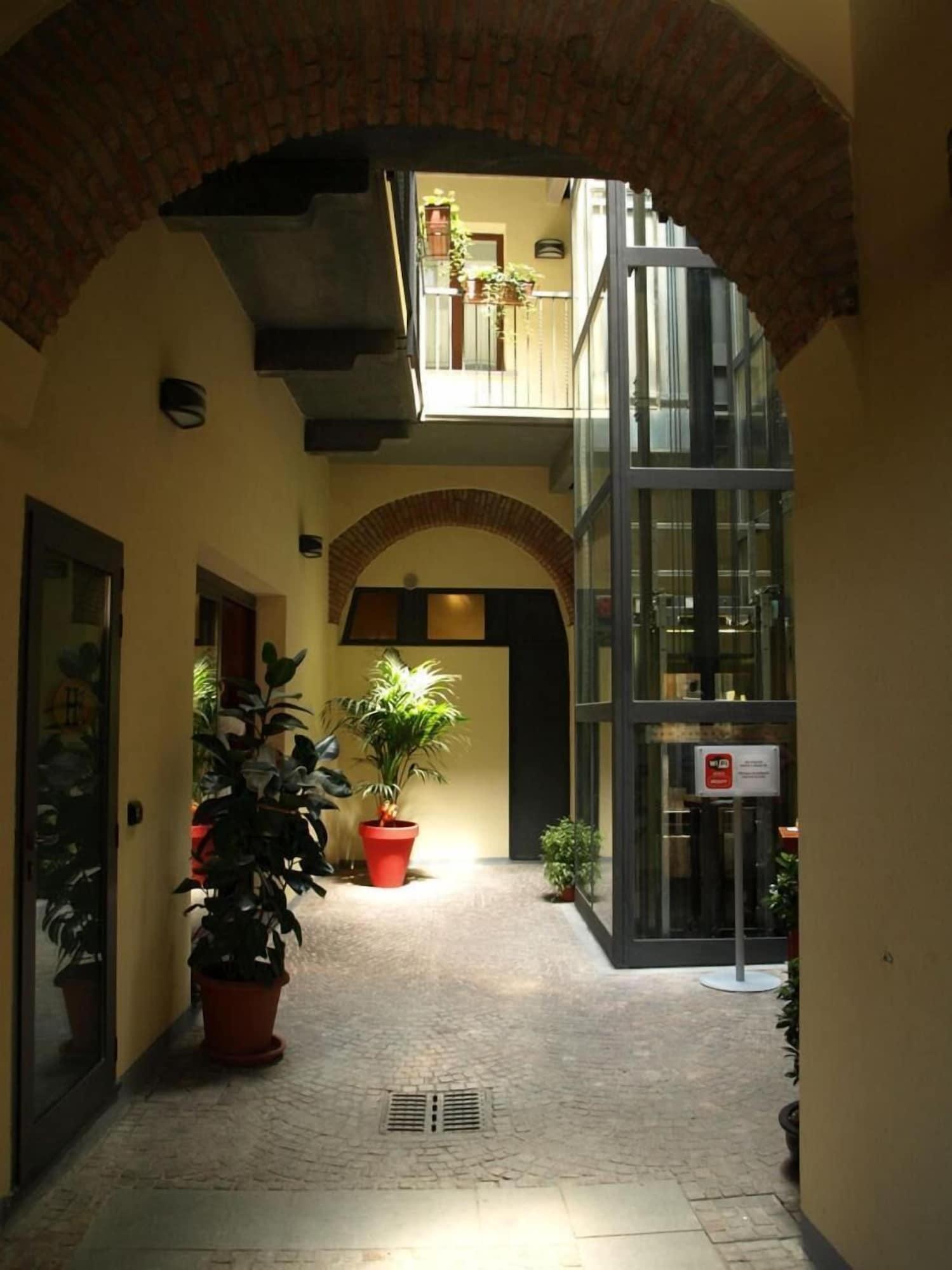Vista Exterior Hotel Karol
