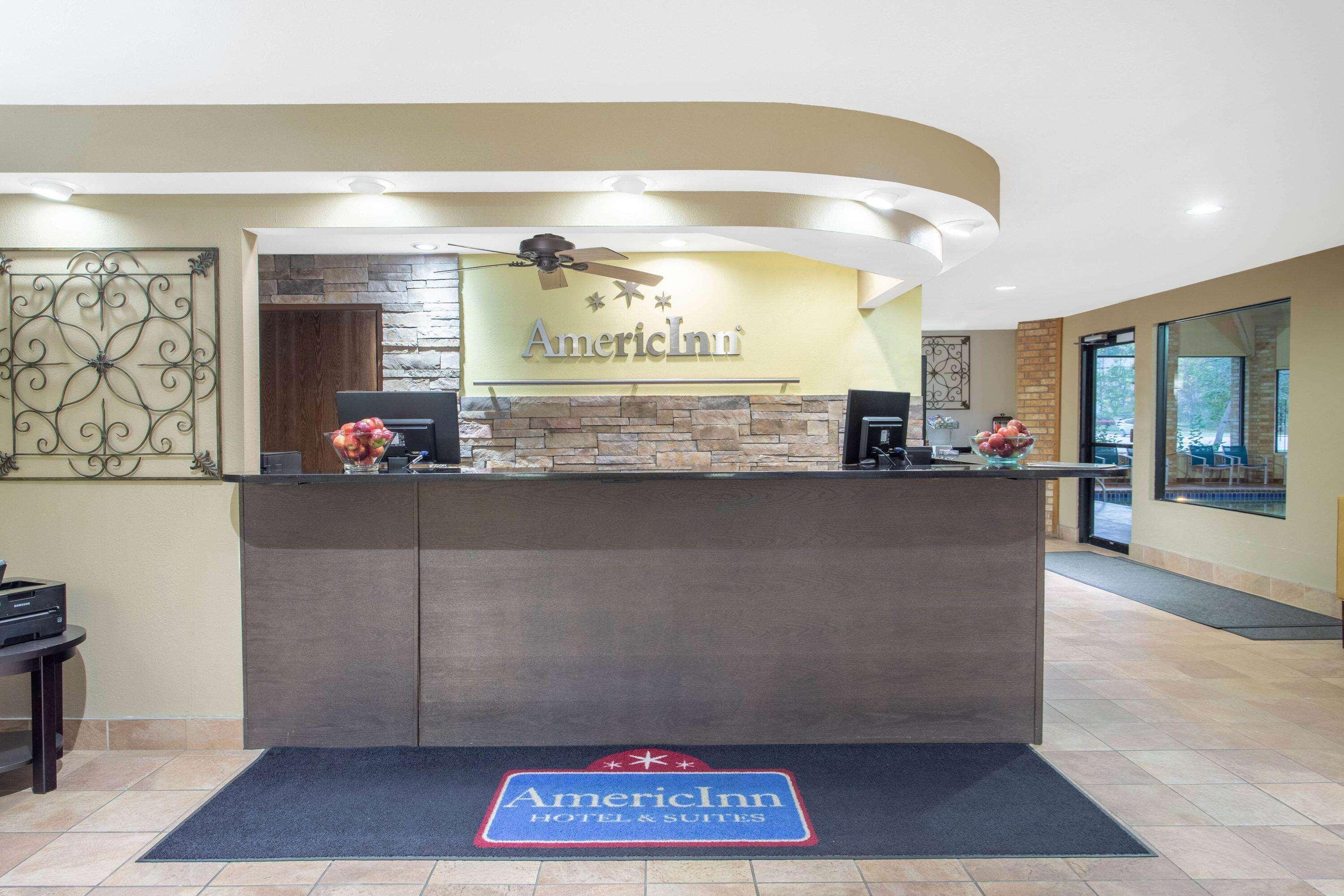 Vista Lobby AmericInn by Wyndham Delafield