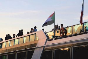 Actividad - Crucero navideño de 2 horas en Düsseldorf