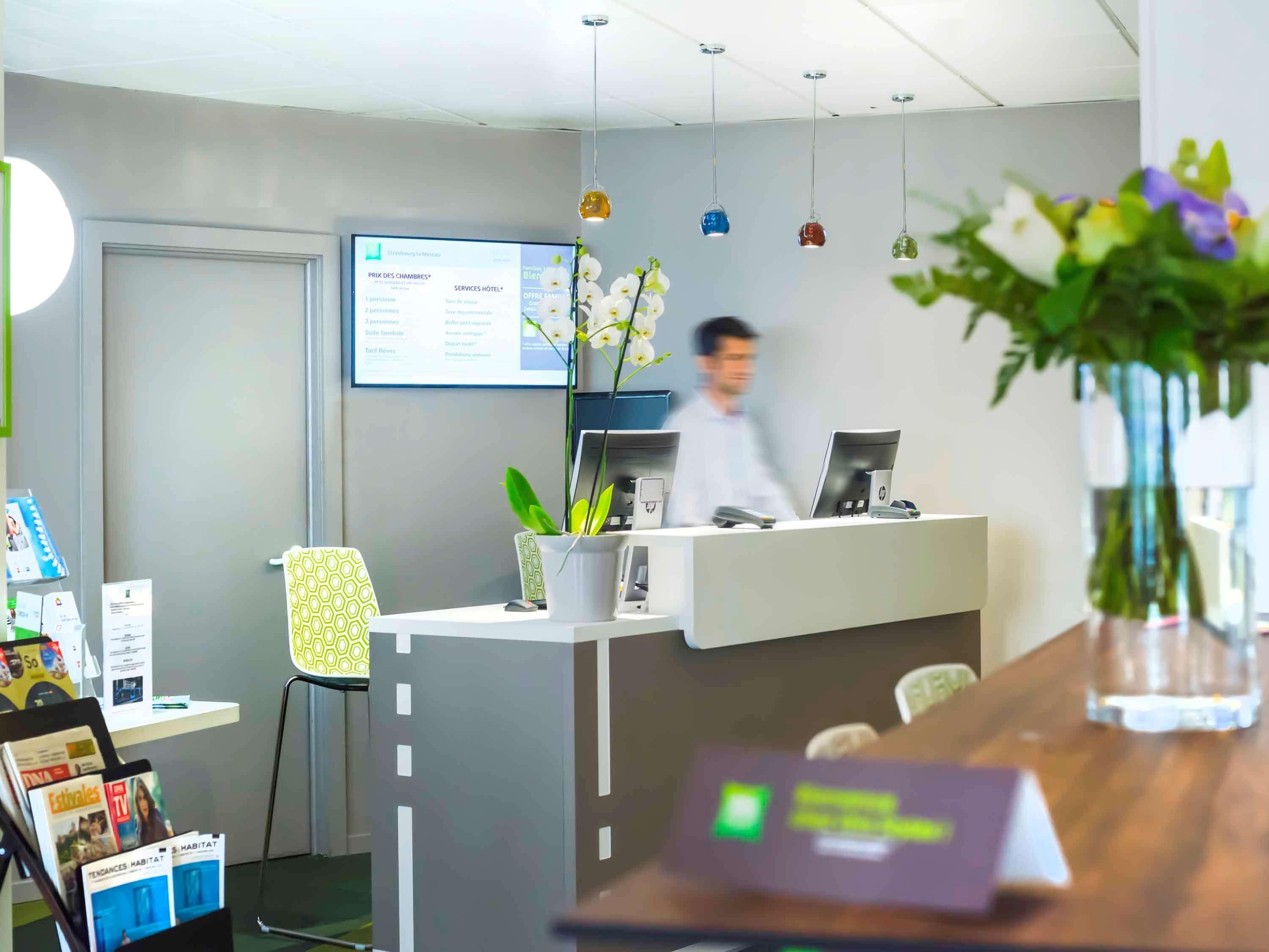 Vista Lobby ibis Styles Strasbourg Stade de la Meinau