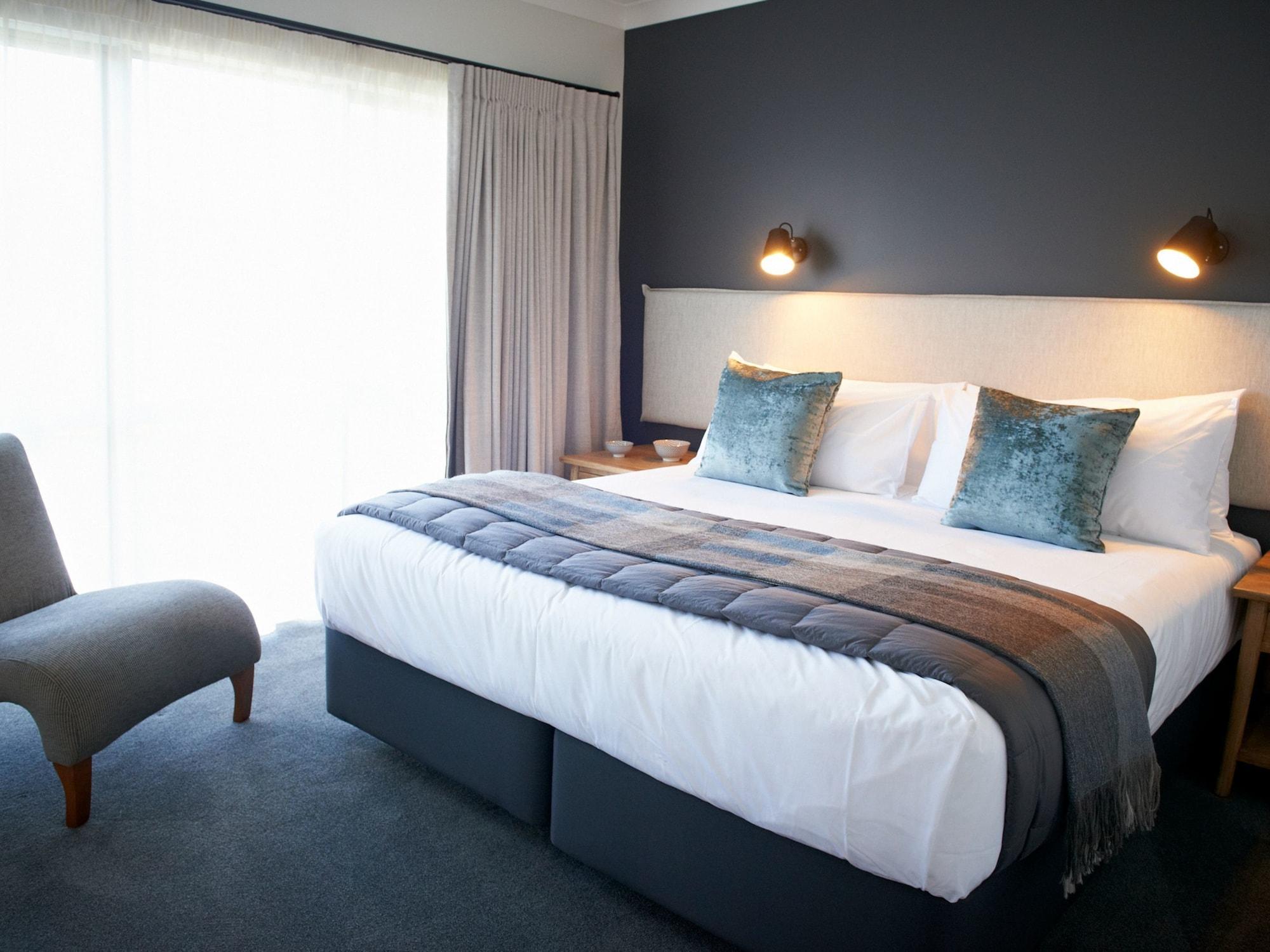 Varios Kelly Rd Cambridge Lodge