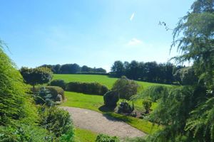 Alquiler Vacacional - Holiday Home in Saint Vith With Terrace