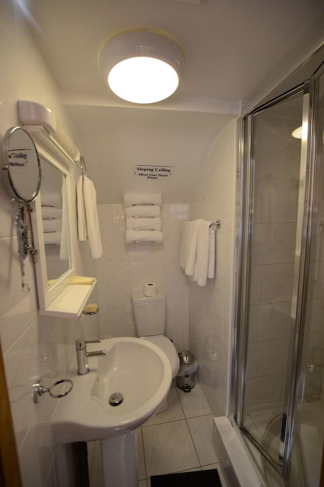 Baño PremierLux Serviced Apartments