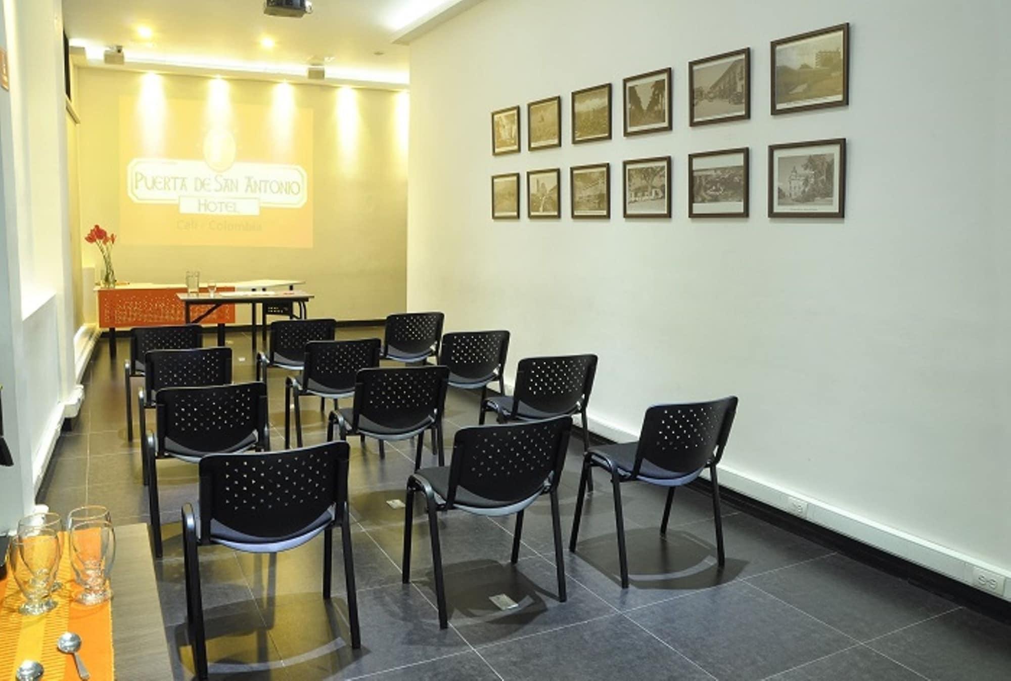 Sala de Reuniones Hotel Puerta de San Antonio