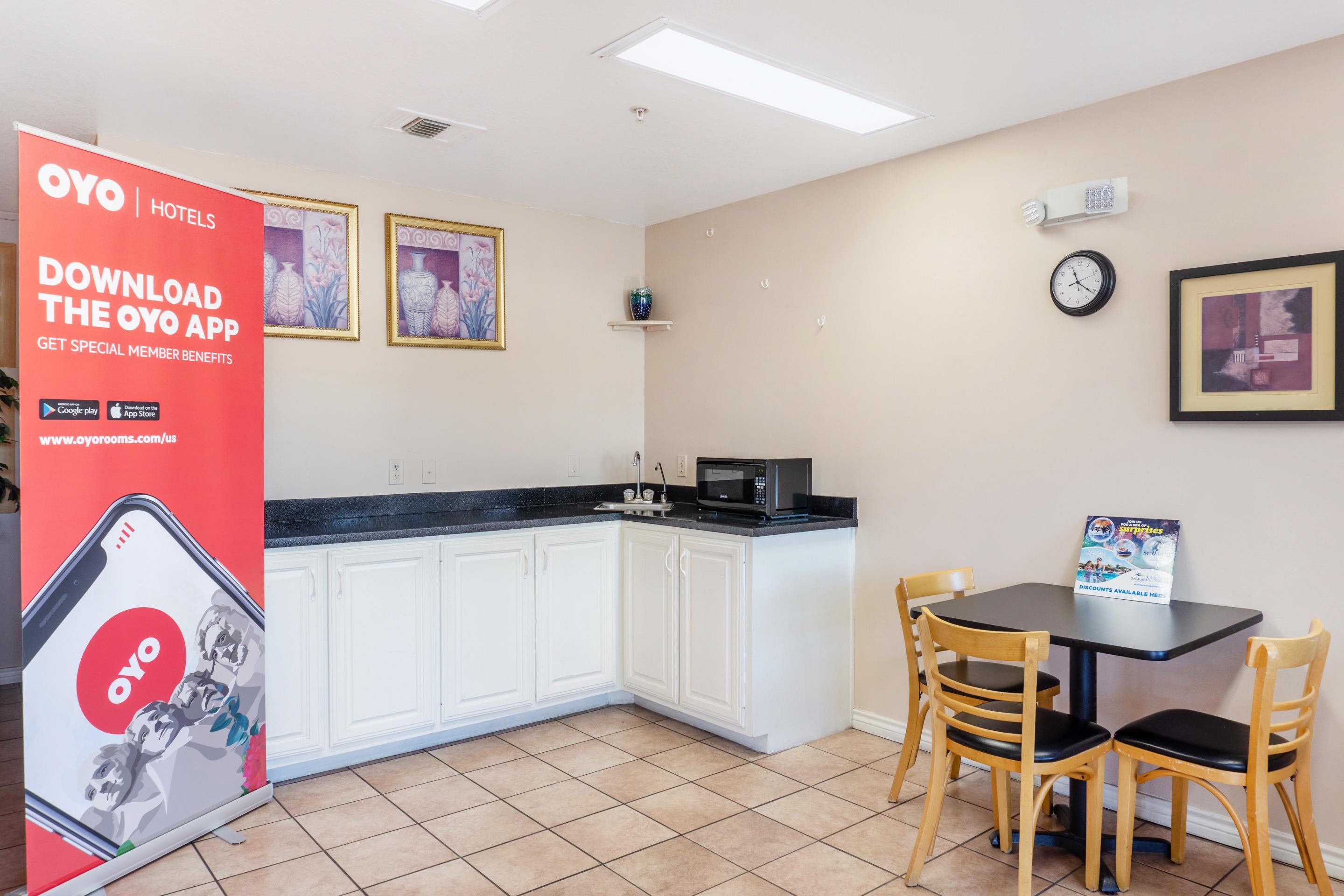 Cocina OYO Inn & Suites Medical Center San Antonio