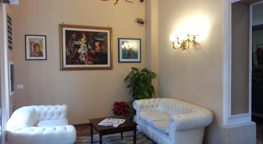 Vista Lobby Hotel Villa Aricia