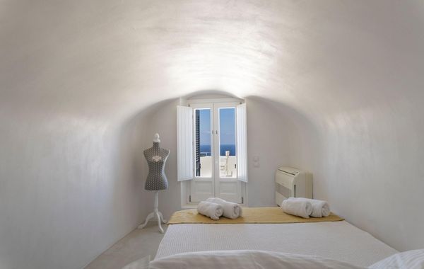 Oia Mansion