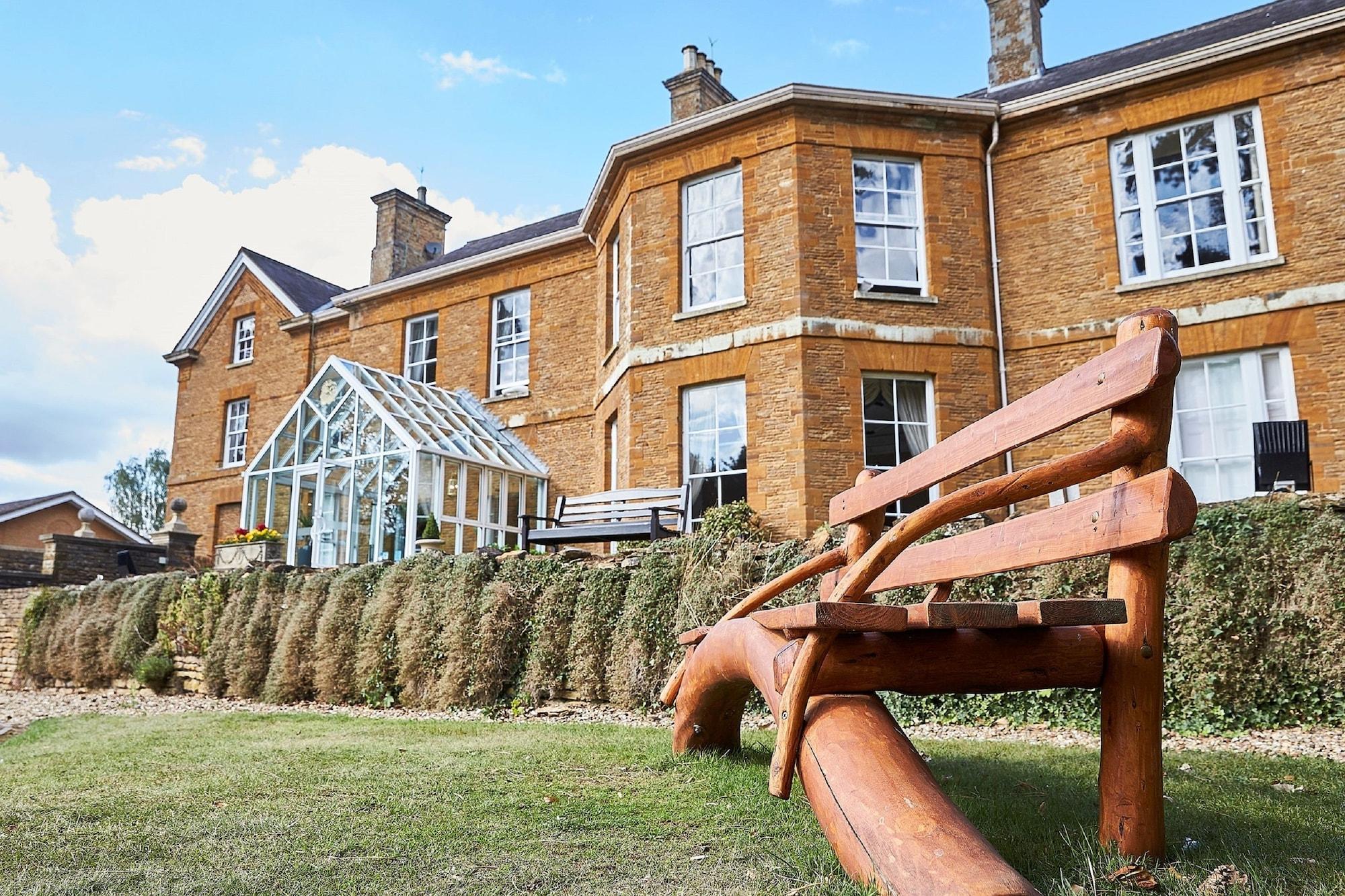Vista Exterior Sedgebrook Hall