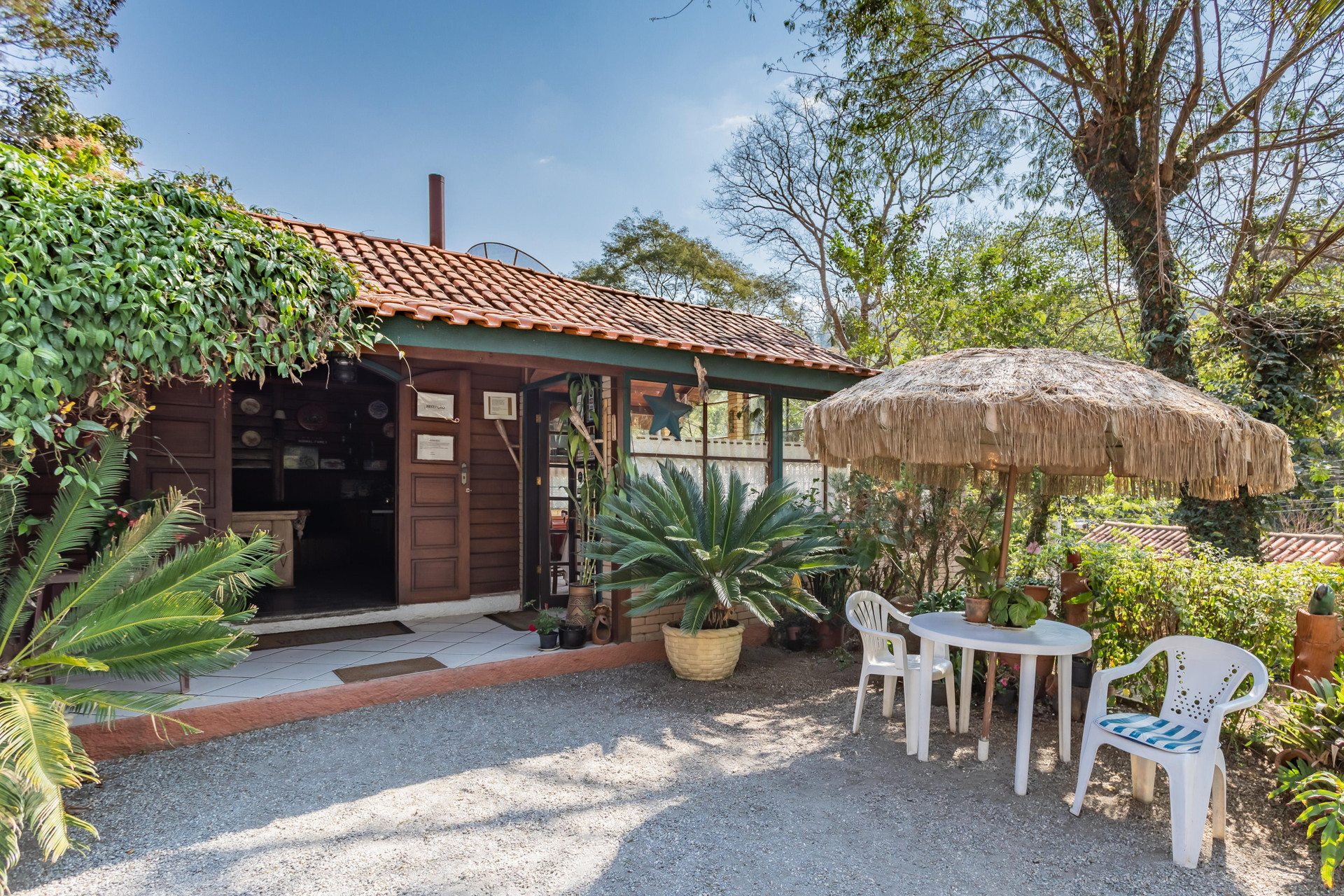 Vista Lobby VOA Wood House