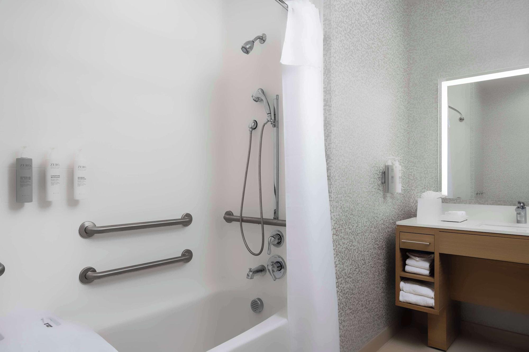 Equipamiento de Habitación Home2 Suites by Hilton at the Dunes on Monterey Bay