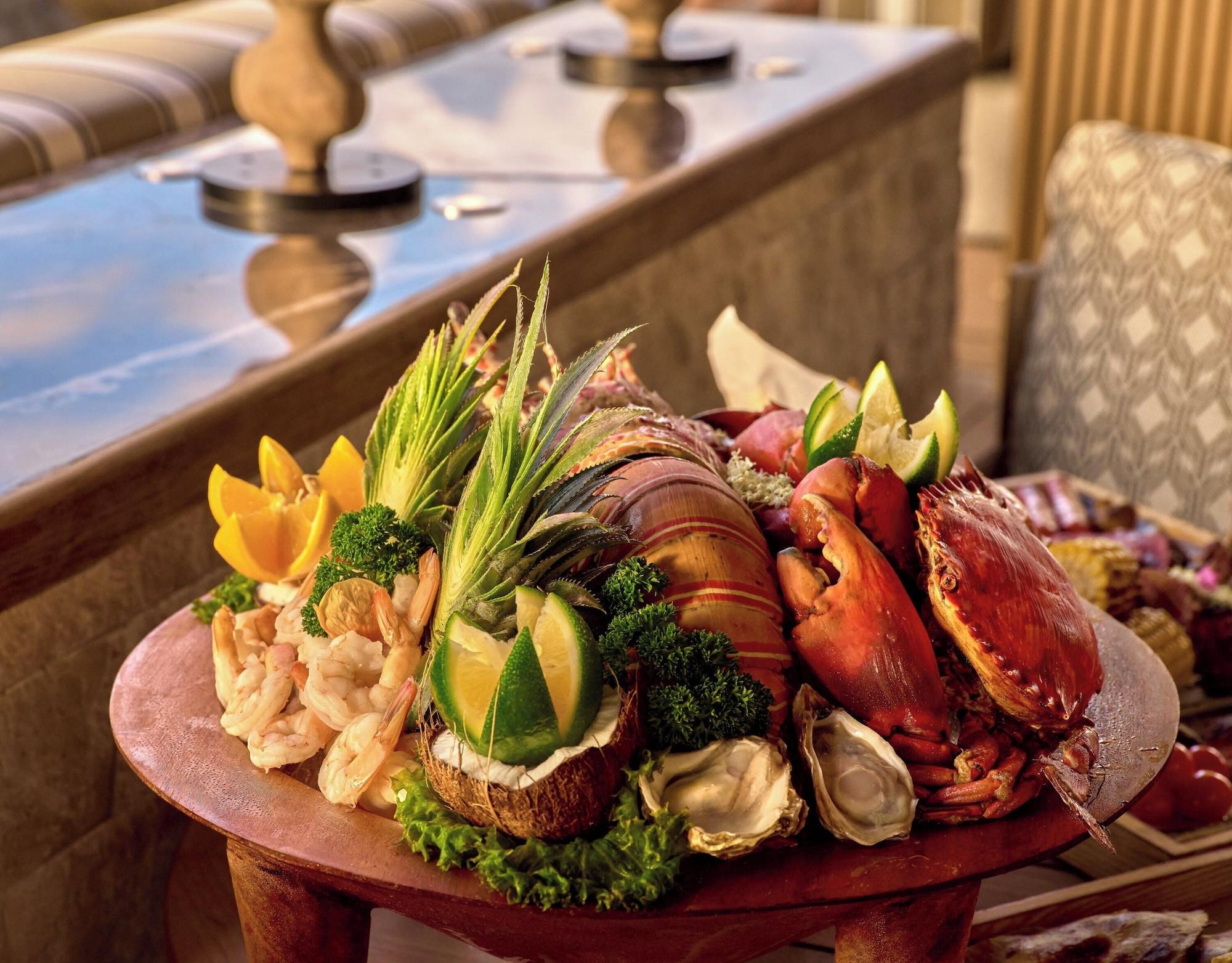 Restaurant Crowne Plaza Fiji Nadi Bay Resort & Spa by IHG