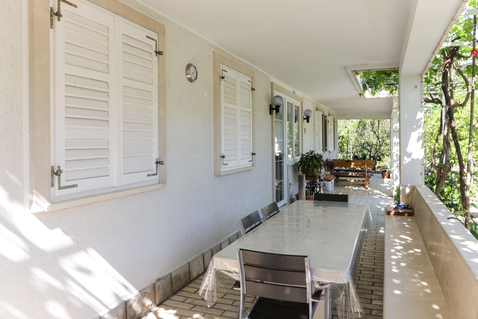 Vista Exterior Villa Celenca