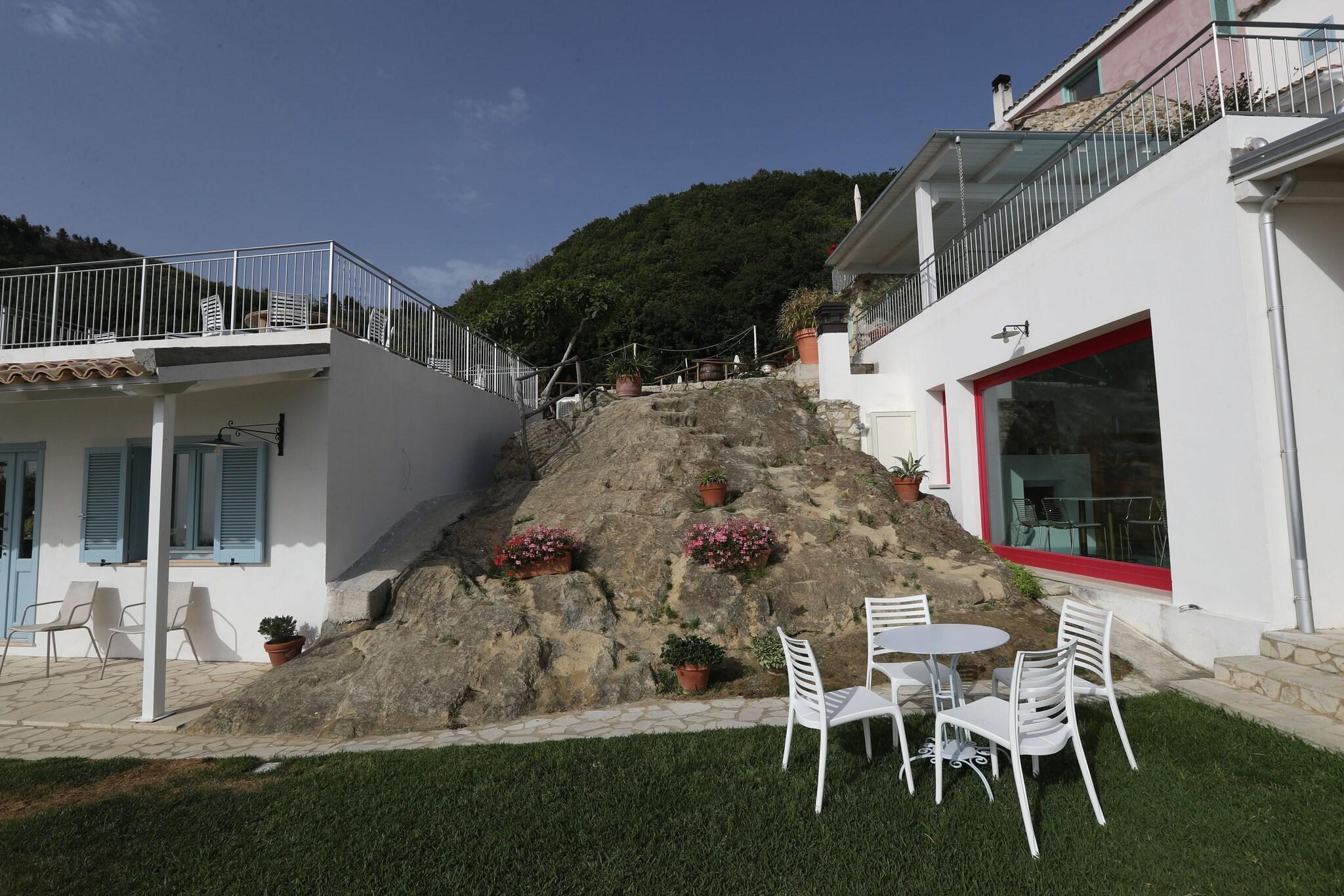 Vista Lobby Borgo Rosso di Sera Resort Country Chic