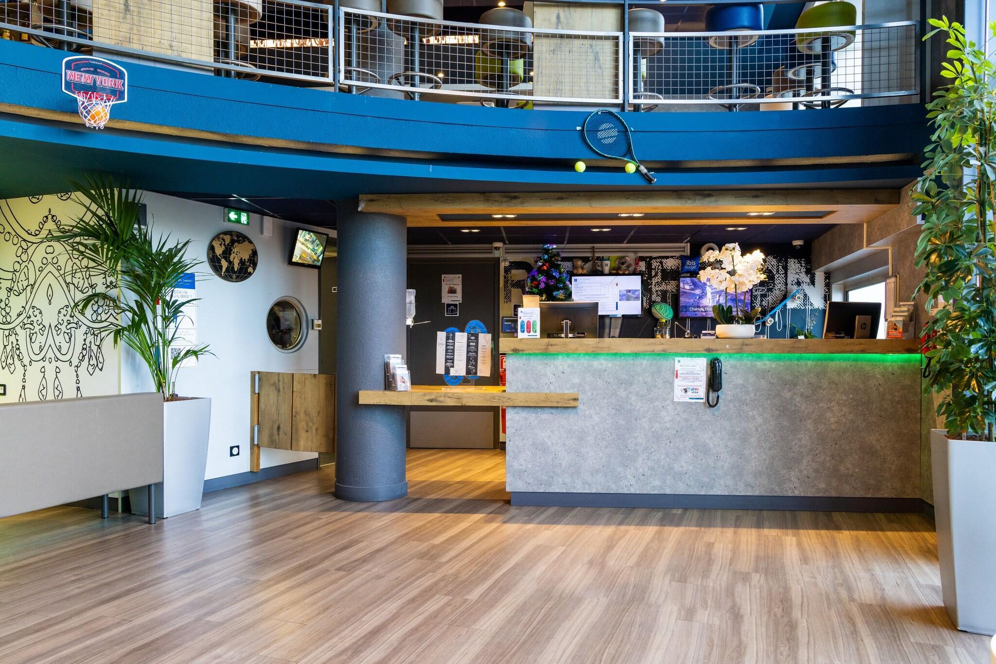 Vista Lobby ibis budget Paris Porte d'Orleans