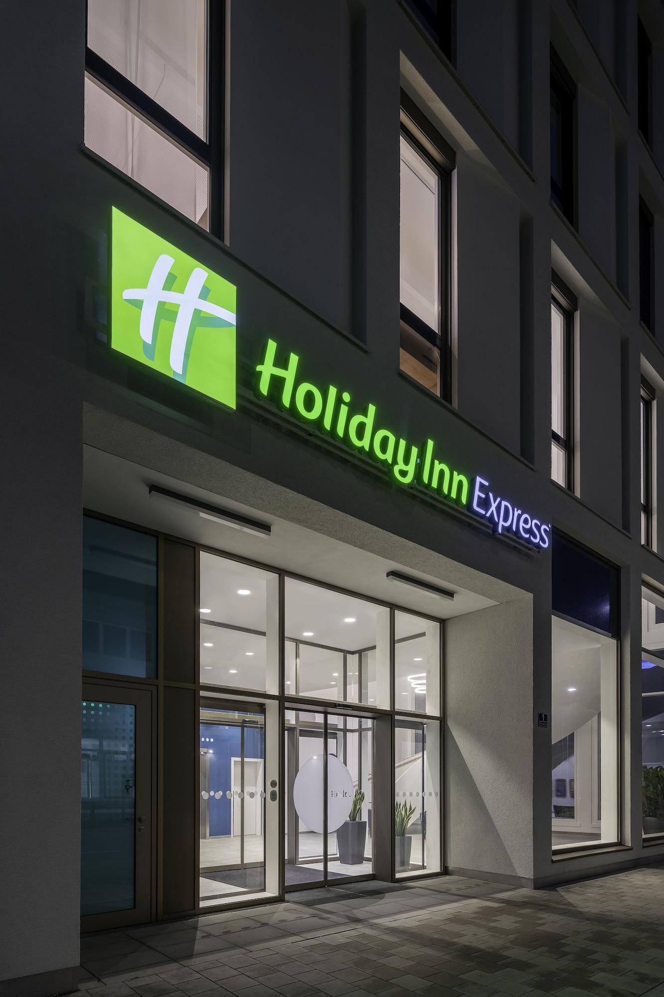 Vista Exterior Holiday Inn Express Regensburg by IHG