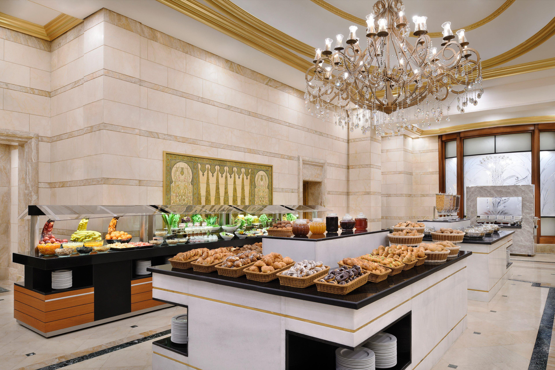 Restaurant InterContinental Dar Al Hijra Madinah by IHG