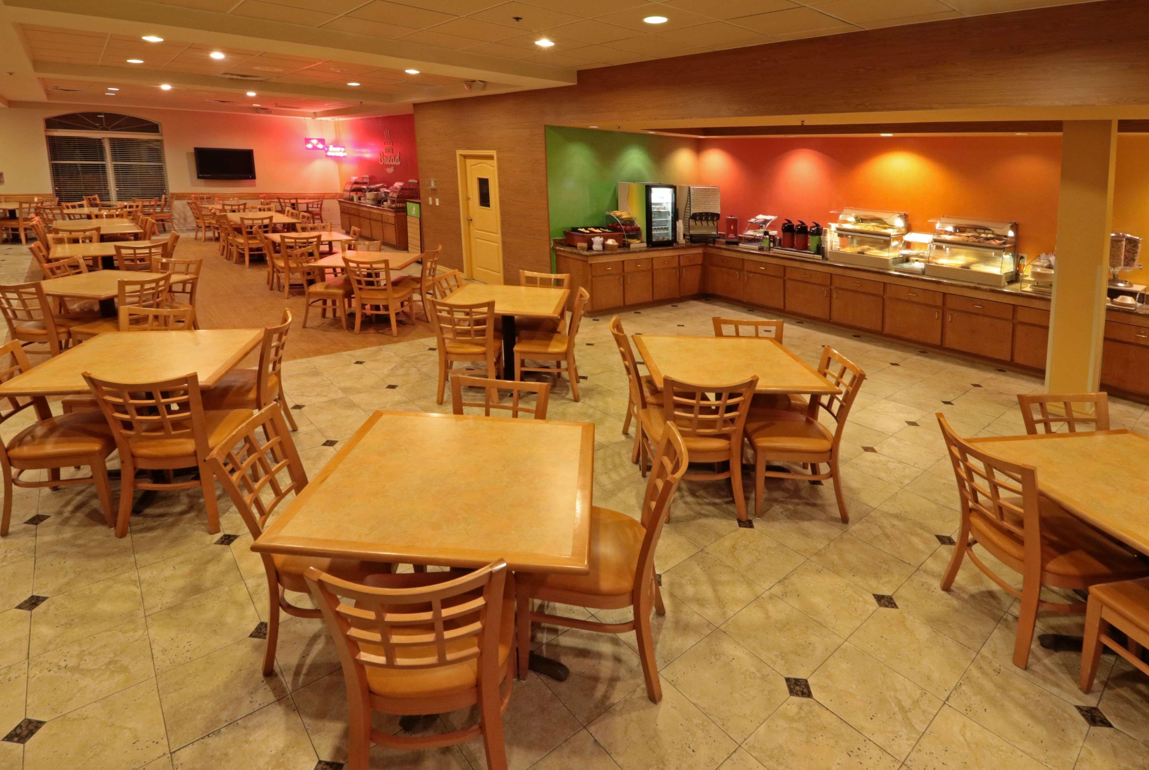 Restaurant Wyndham Garden McAllen at La Plaza Mall