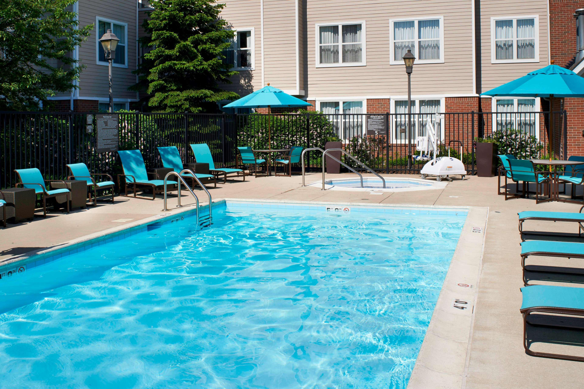 Vista Piscina Sonesta ES Suites Chicago Waukegan Gurnee