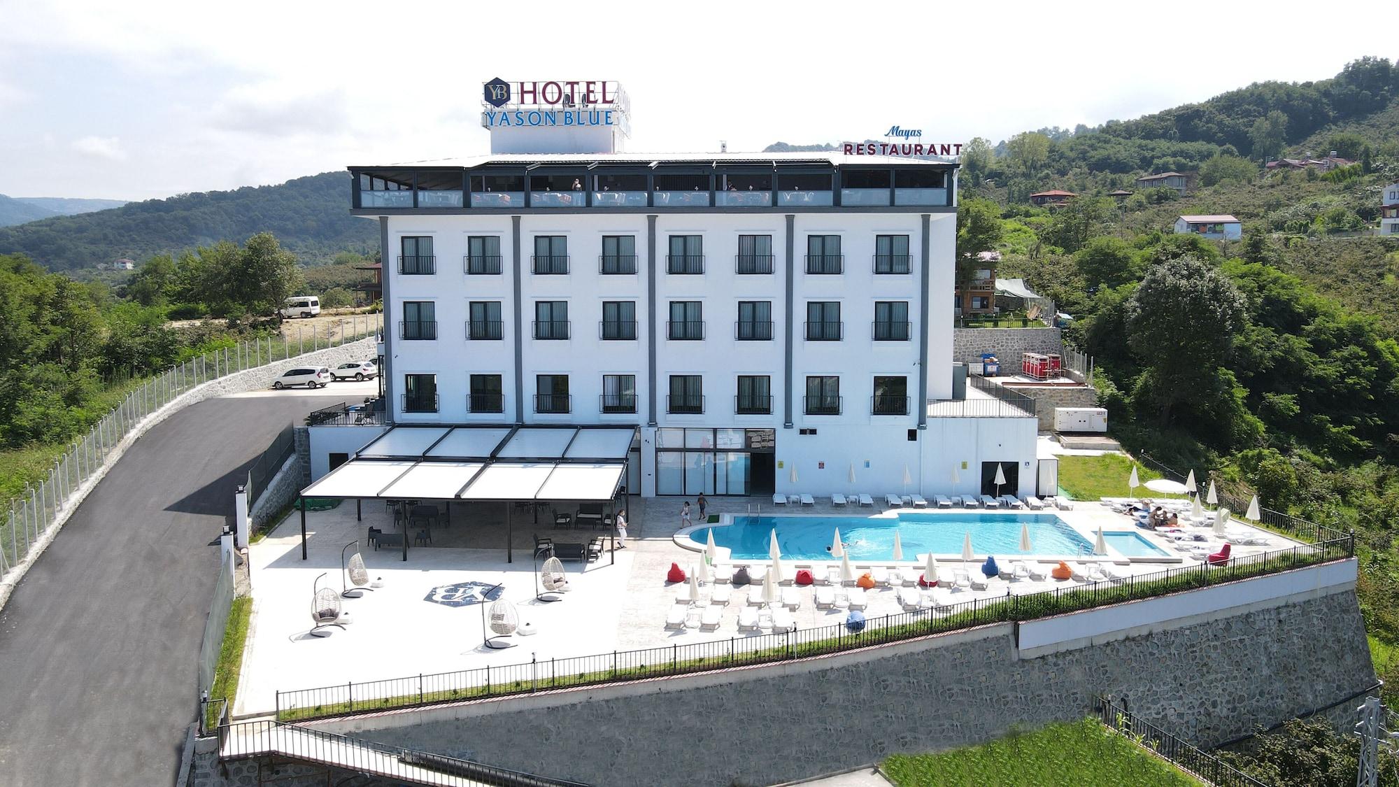 Varios Yason Blue Hotel