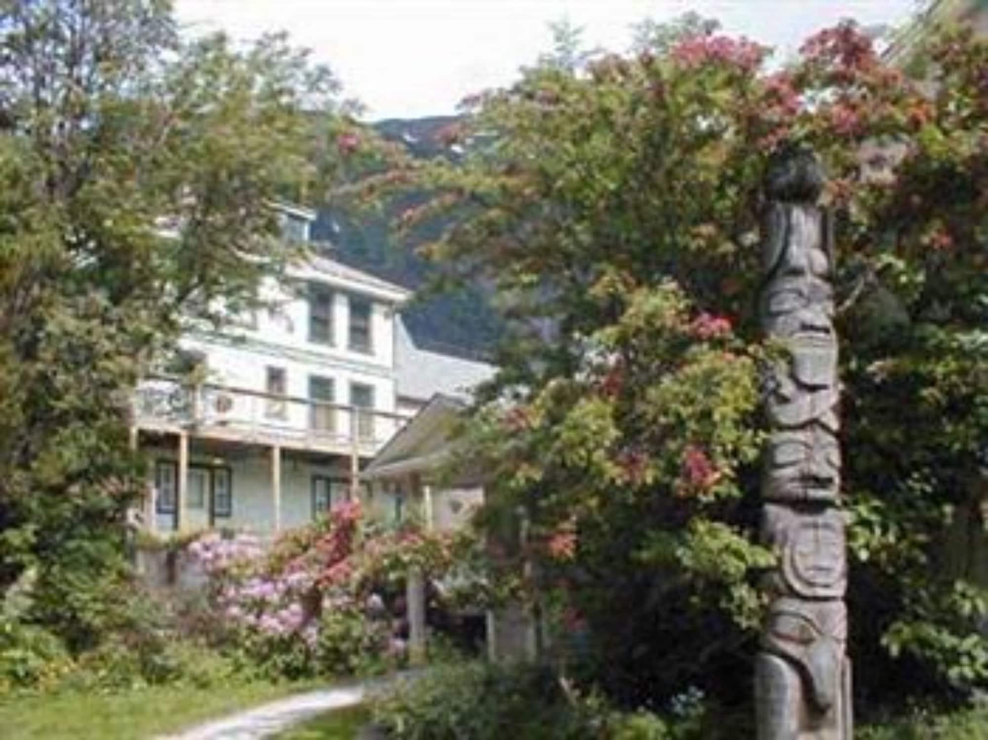 Vista Exterior Alaskas Capital Inn Bed & Breakfast
