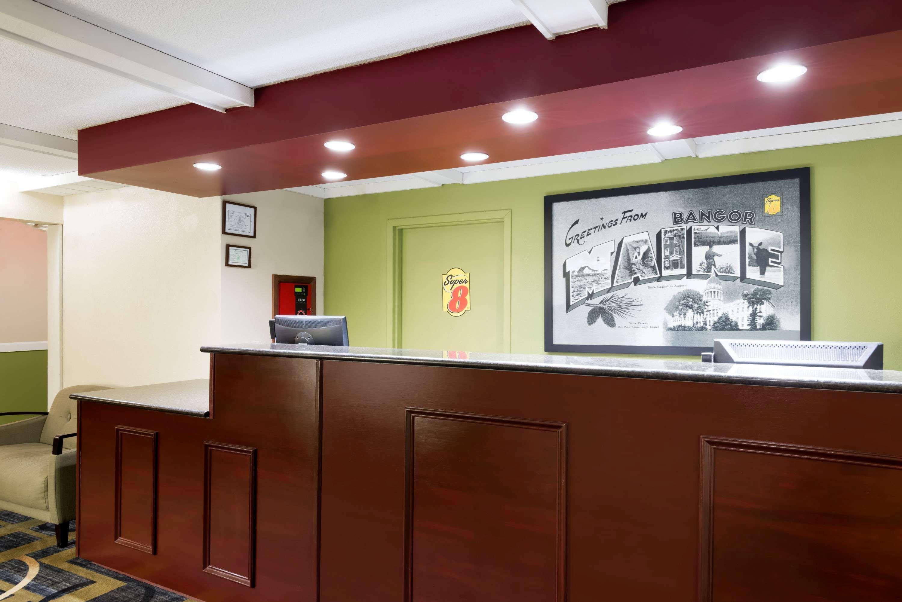 Vista Lobby Super 8 by Wyndham Bangor
