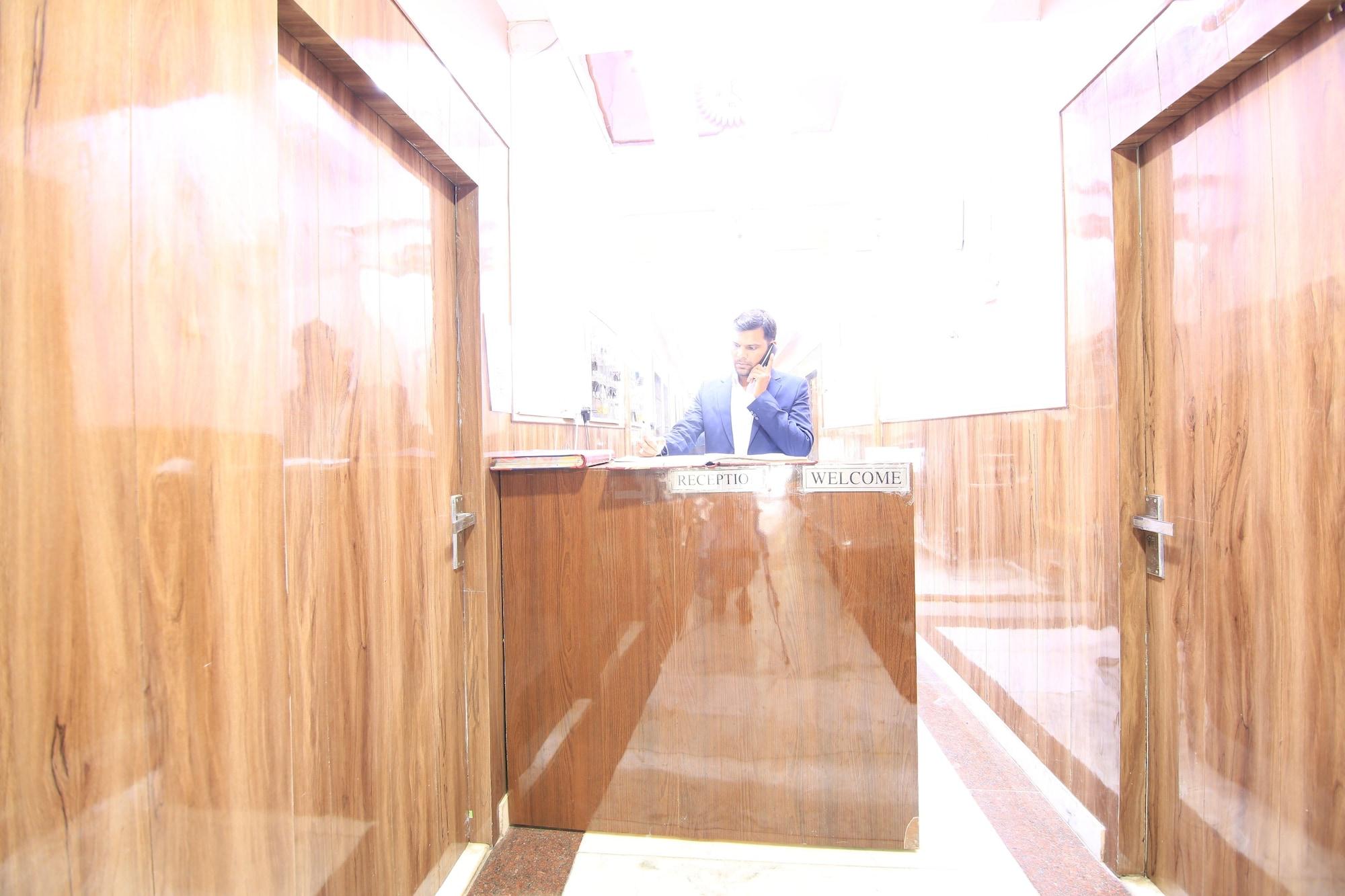 Vista Lobby Greno House