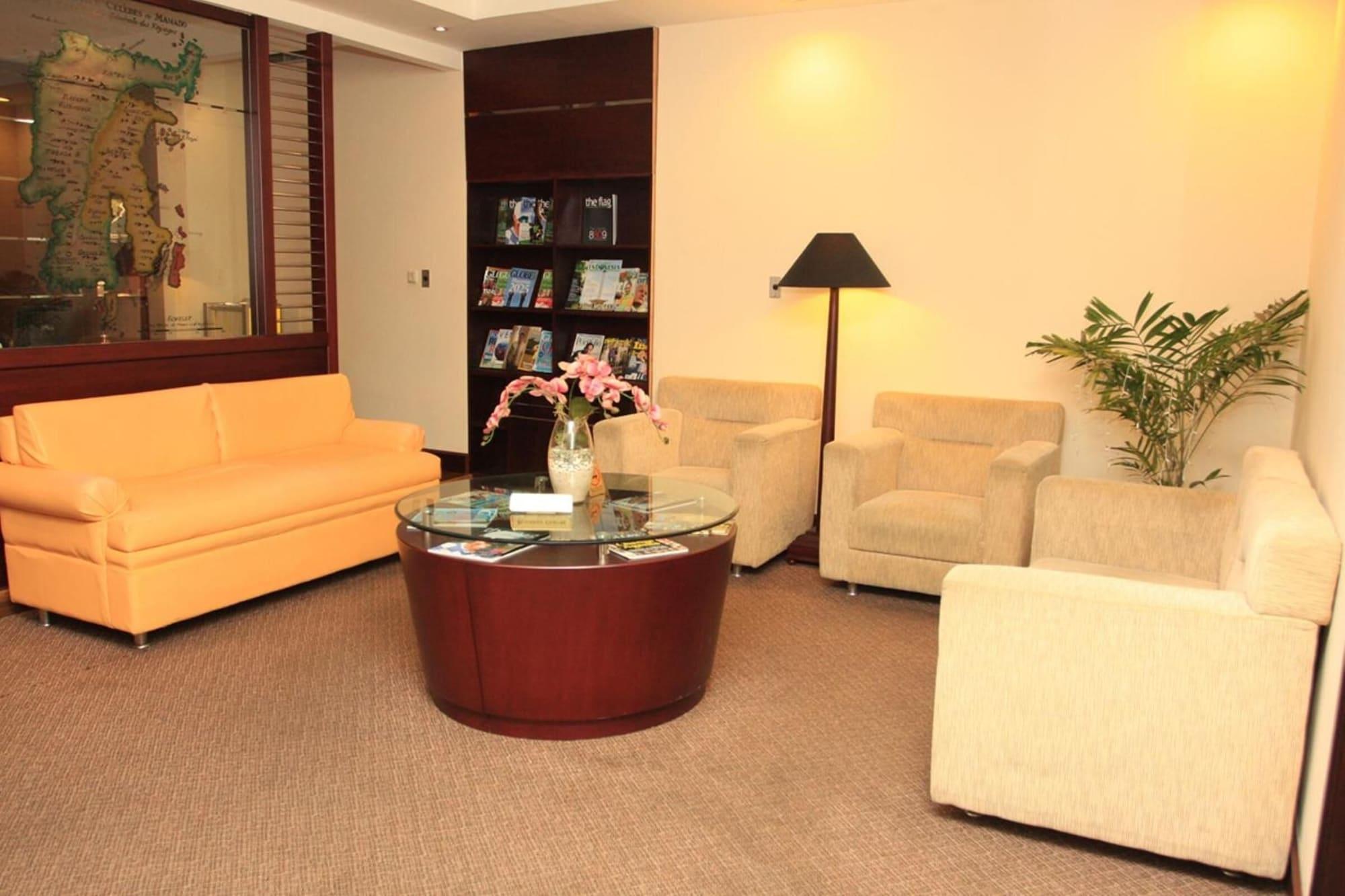 Vista Lobby Hotel Gran Puri Manado