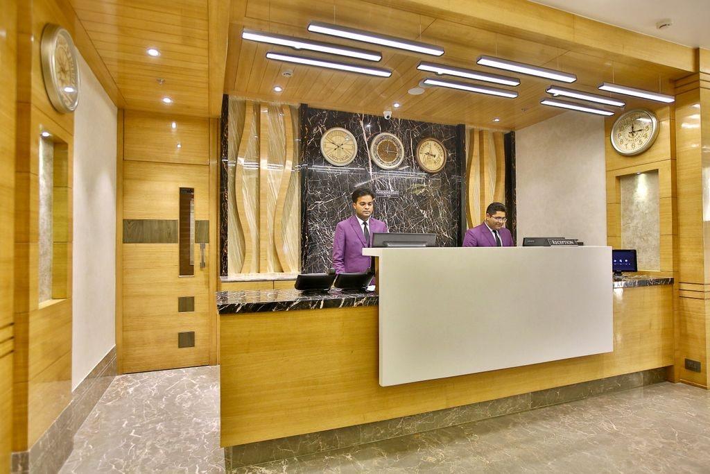 Vista Lobby Regenta Central The Crystal