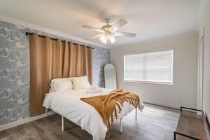 Alquiler Vacacional - Cozy Retro Poolside Bungalow Close To Beach