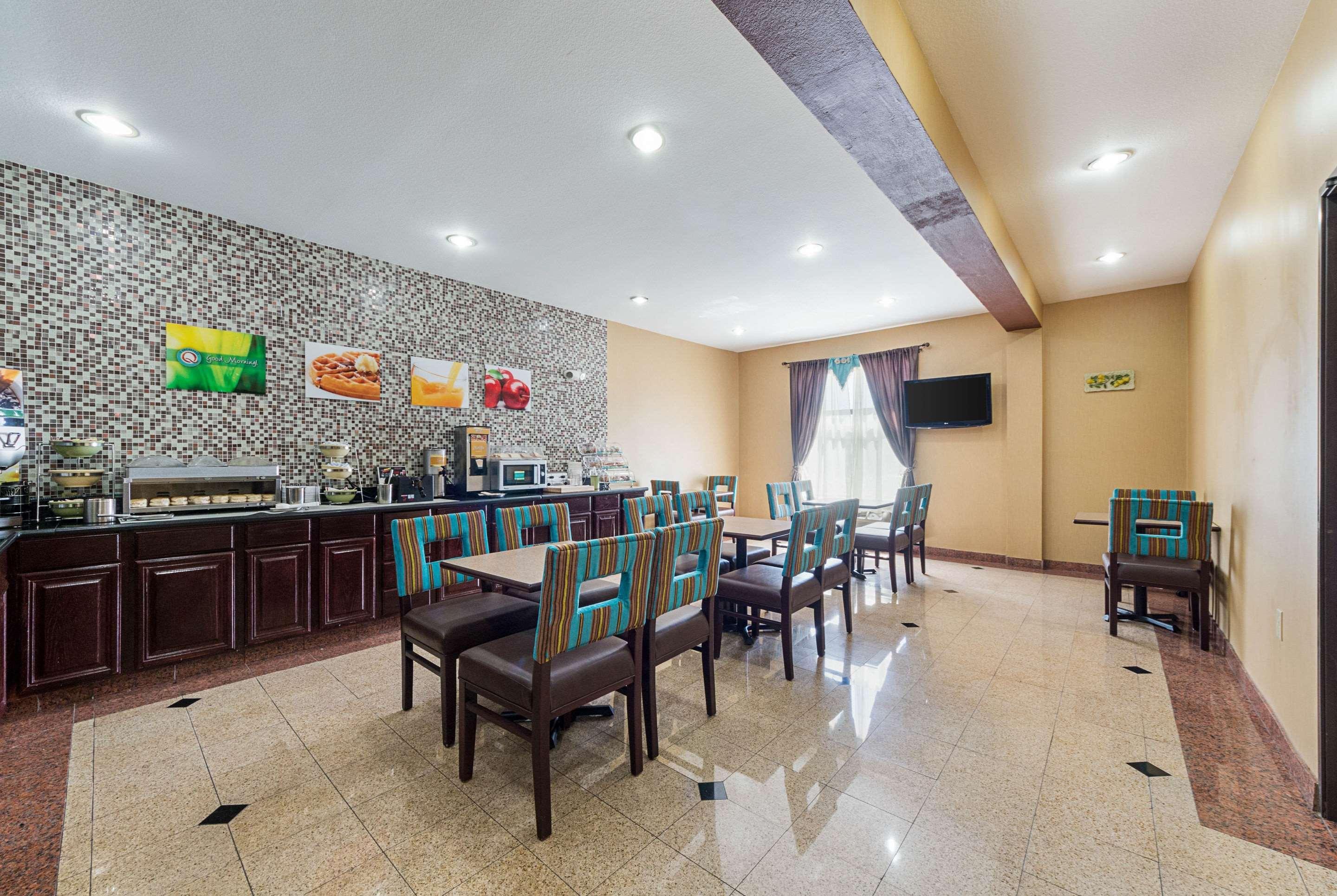 Restaurant Quality Inn & Suites