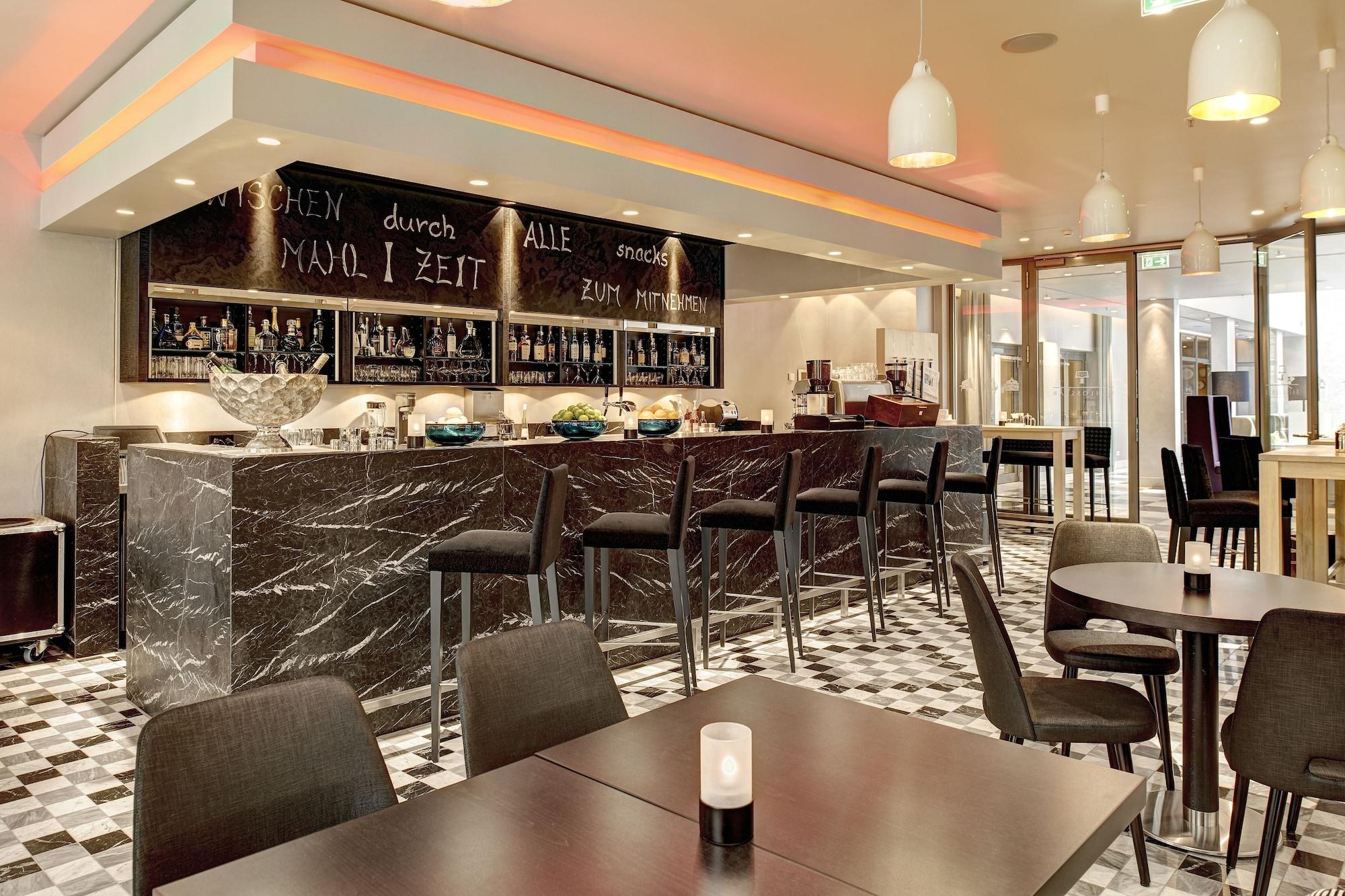 Bar/Salón HYPERION Hotel Dresden Am Schloss