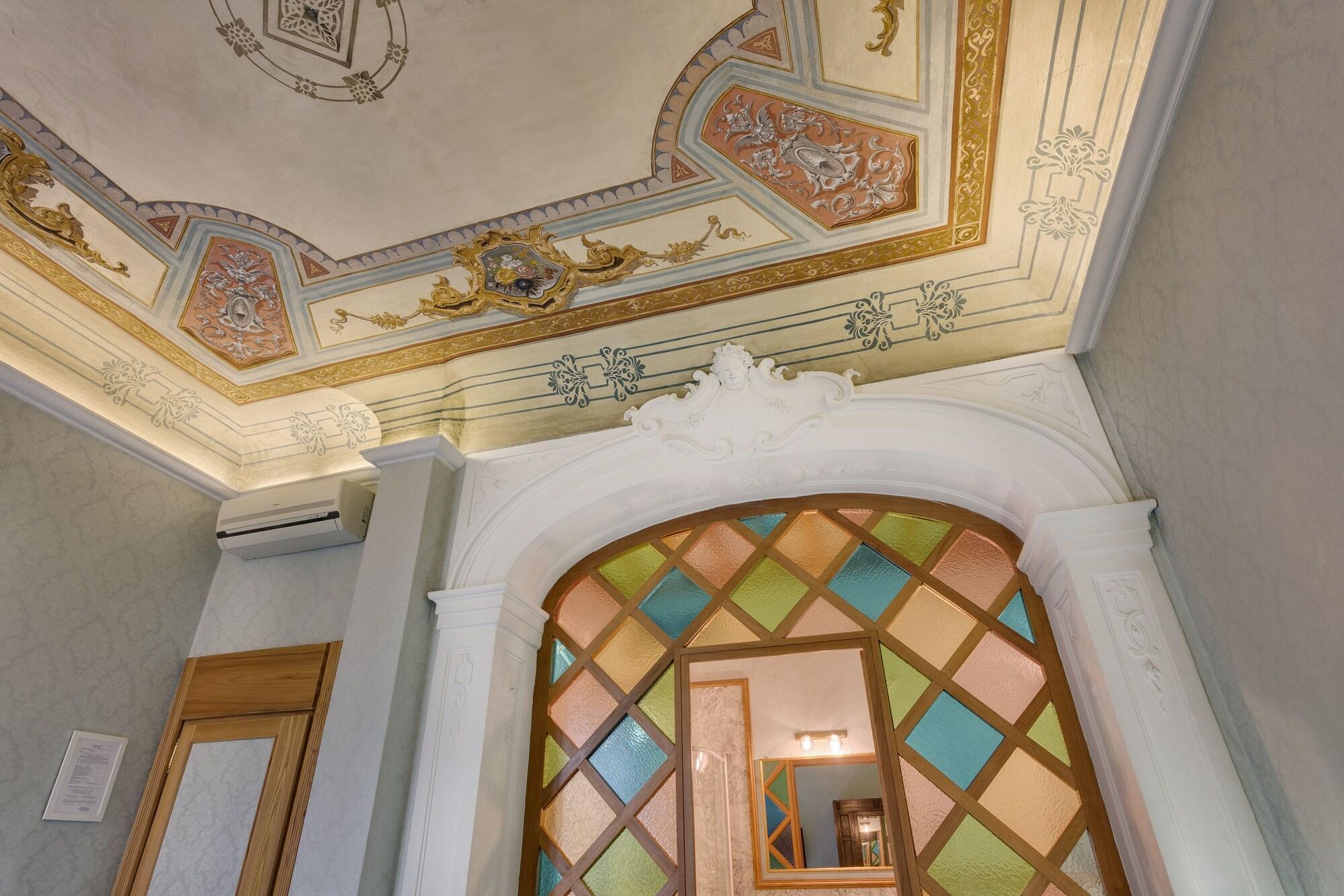 Vista Lobby Cavour 10