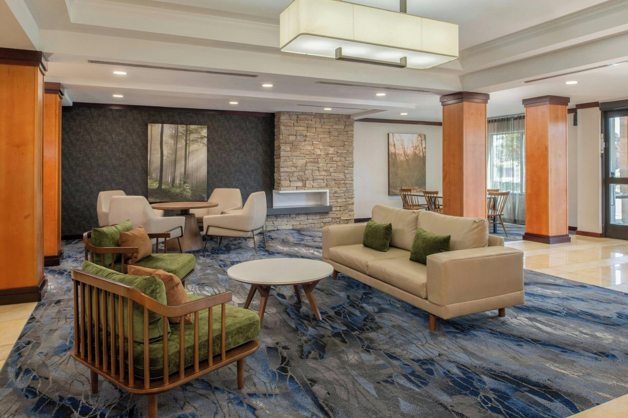 Vista Lobby Fairfield Inn & Suites by Marriott Santa Maria