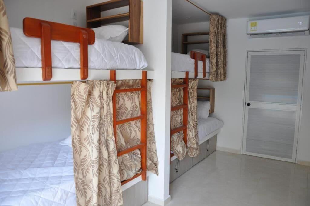 Set de Habitación AKUAIPPA HOSTAL RESTAURANT