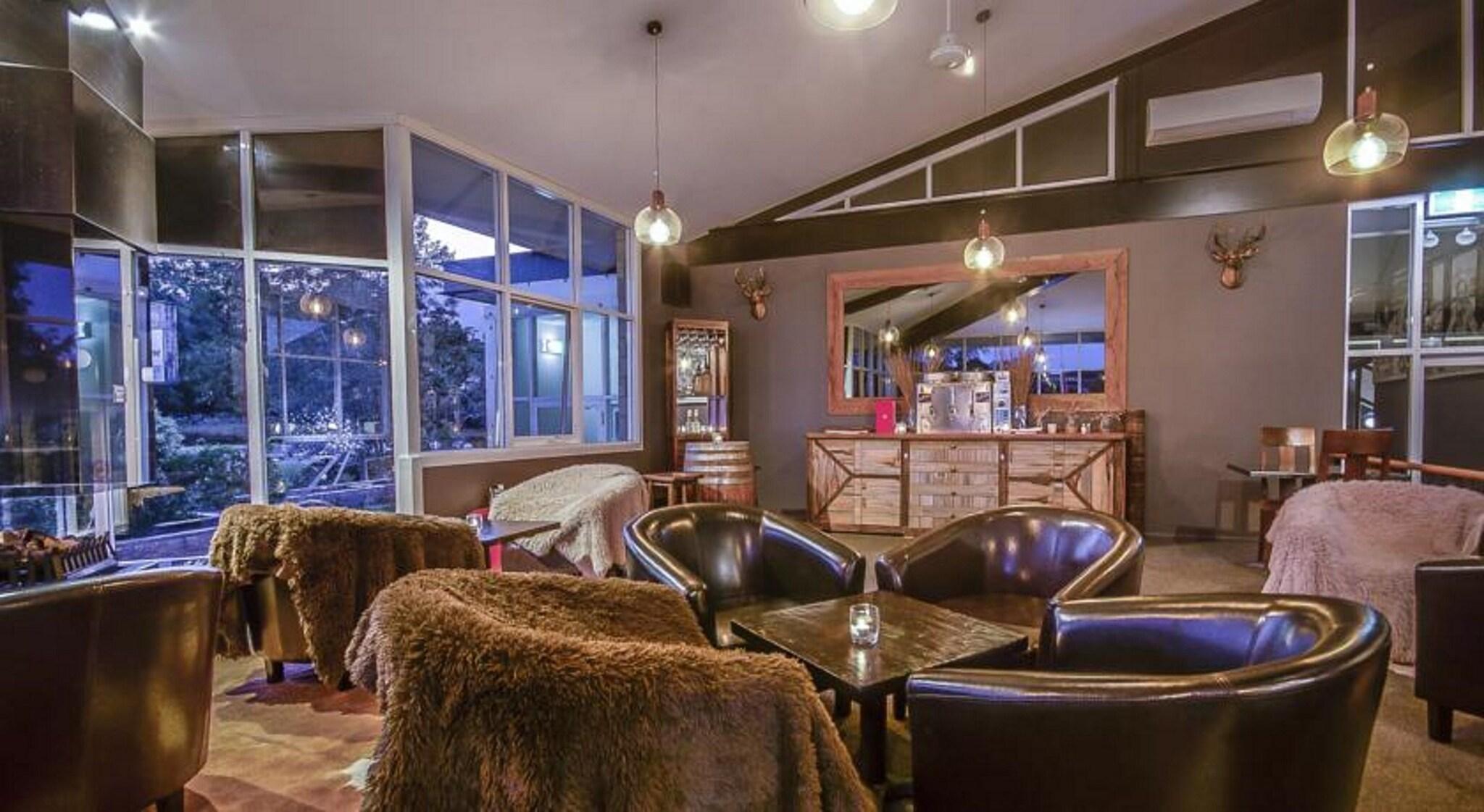 Vista Lobby Rydges Horizons Snowy Mountains