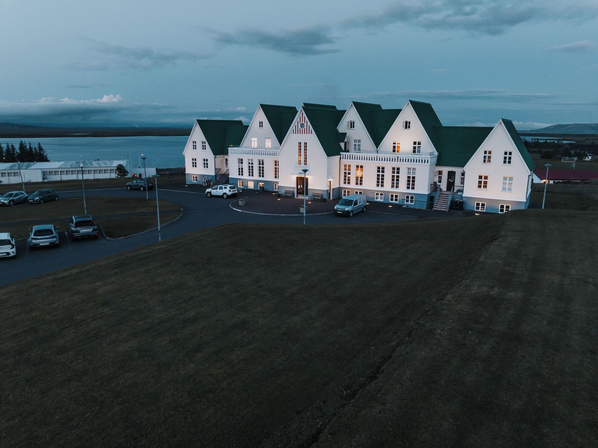 Varios Heradsskolinn Historic Guesthouse