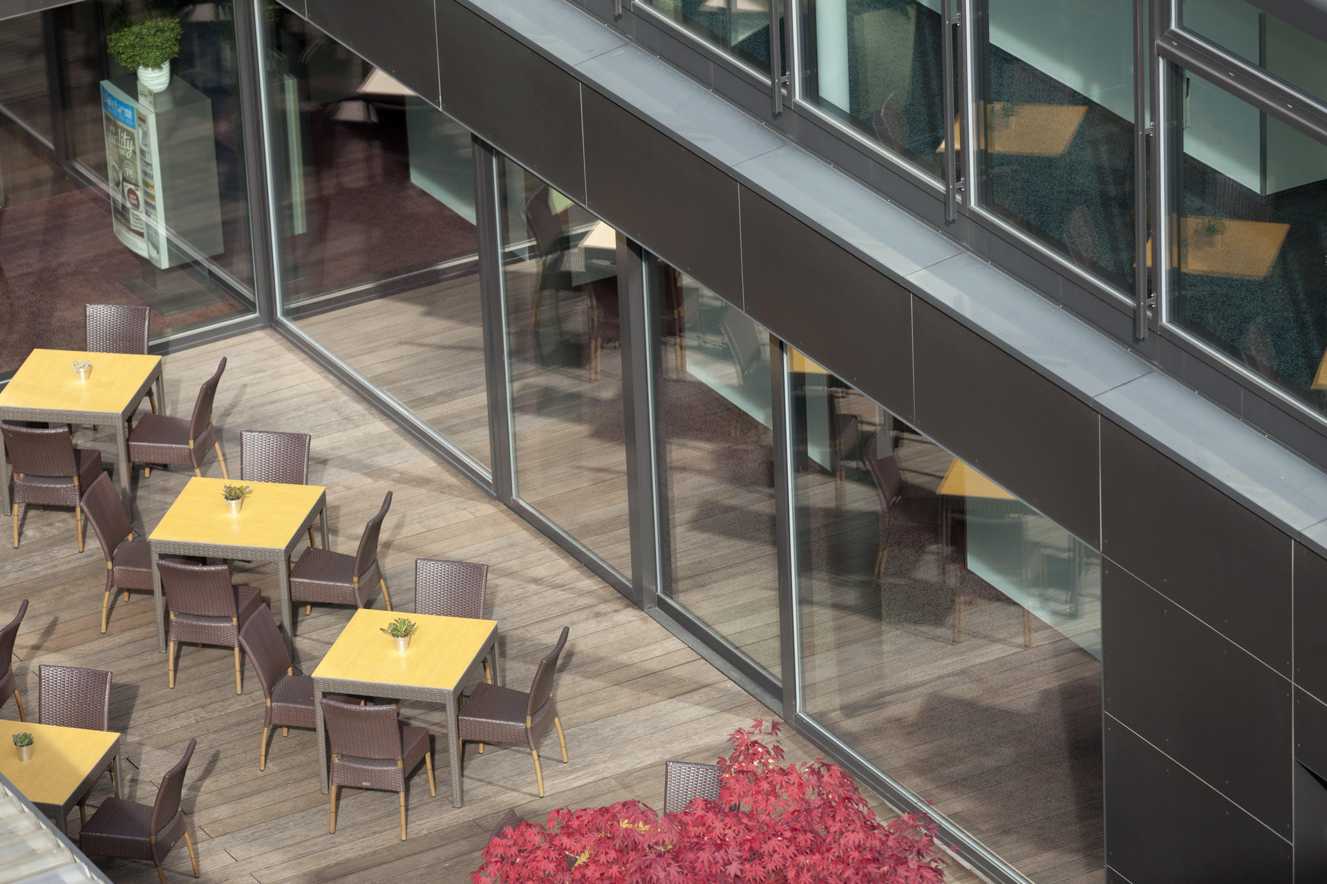 Vista Exterior Holiday Inn Express Zurich Airport by IHG