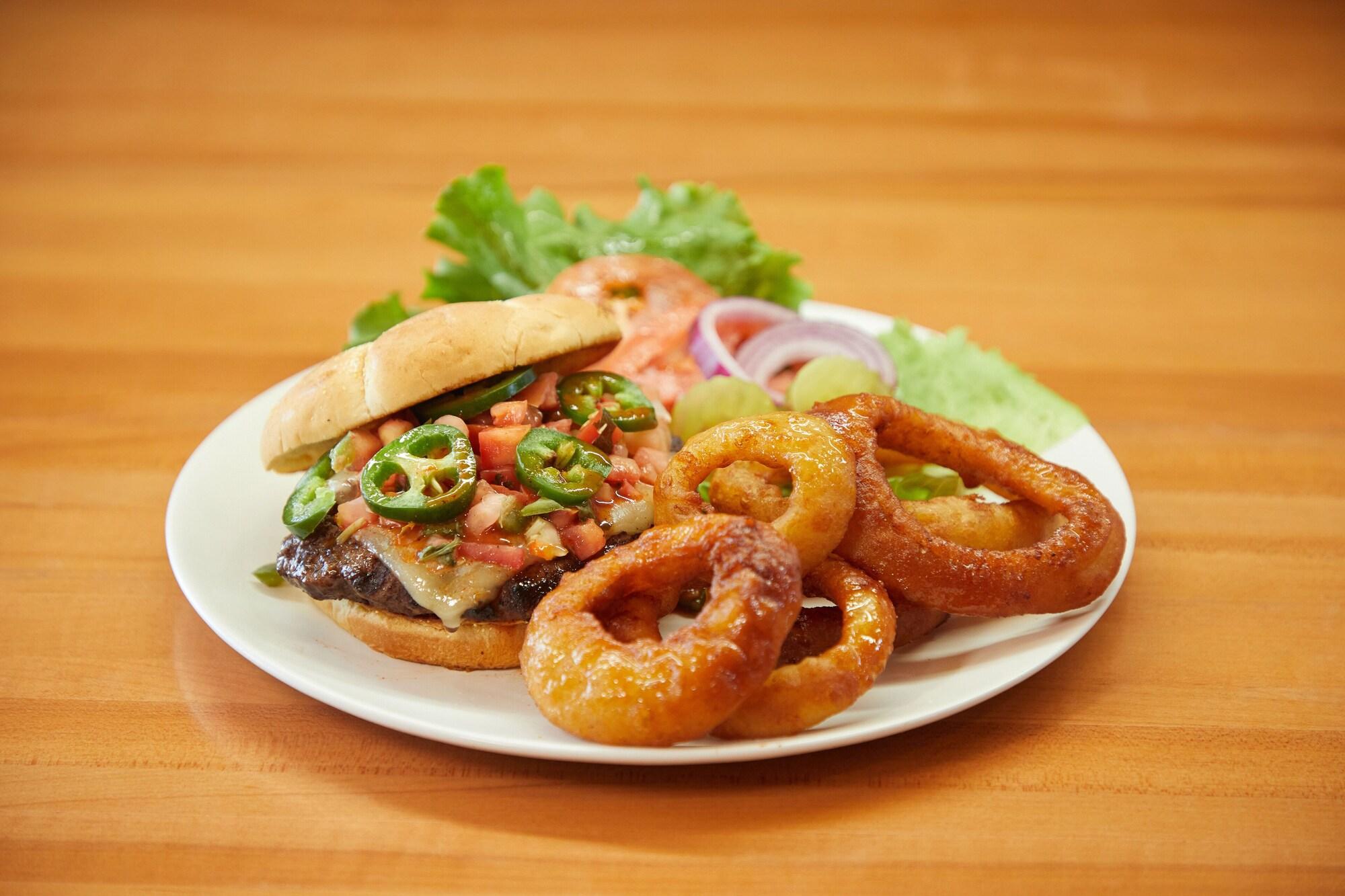 Restaurant Target Hospitality-Midland Lodge