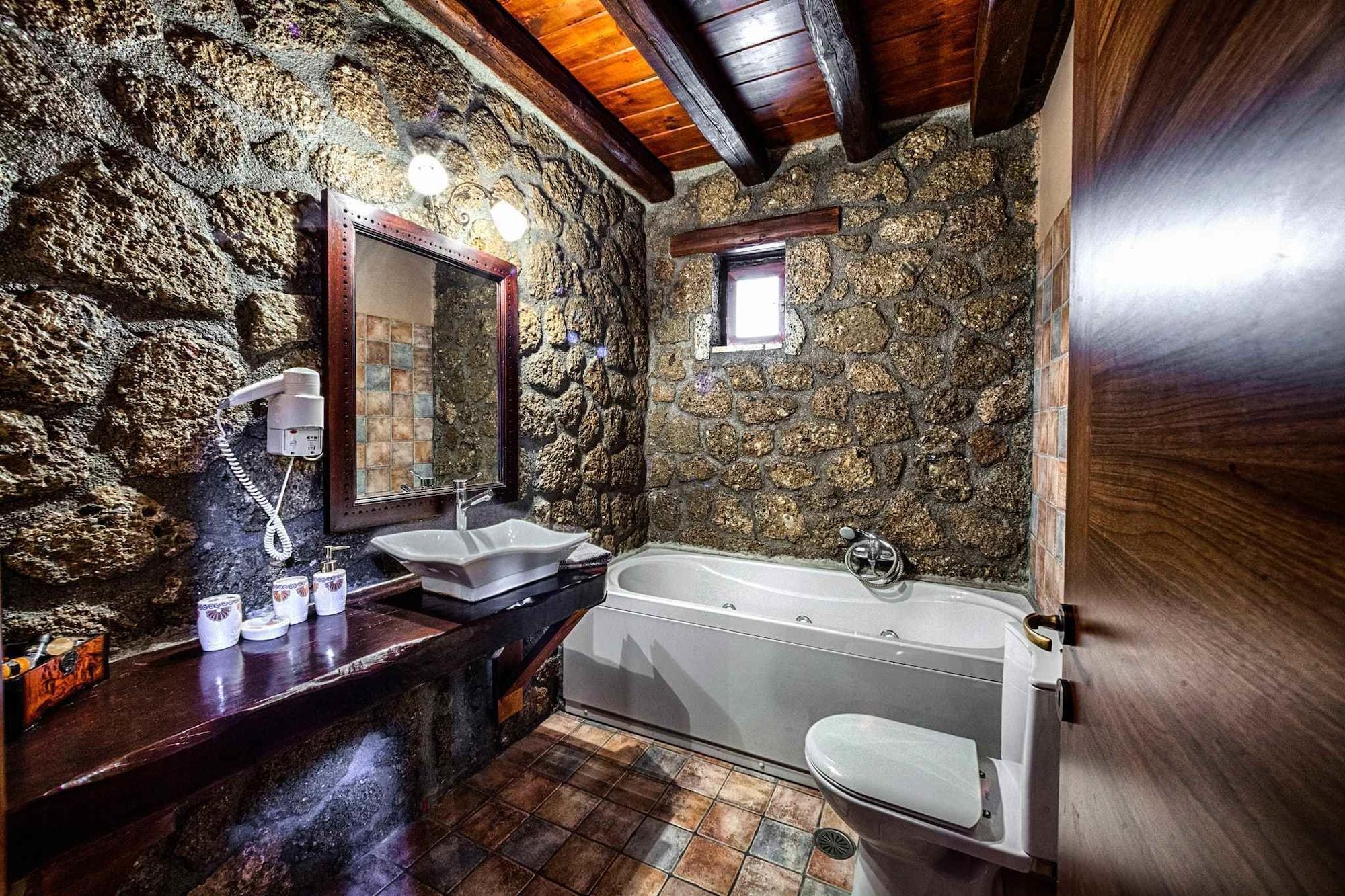 Equipamiento de Habitación Pera Alonia Guest House