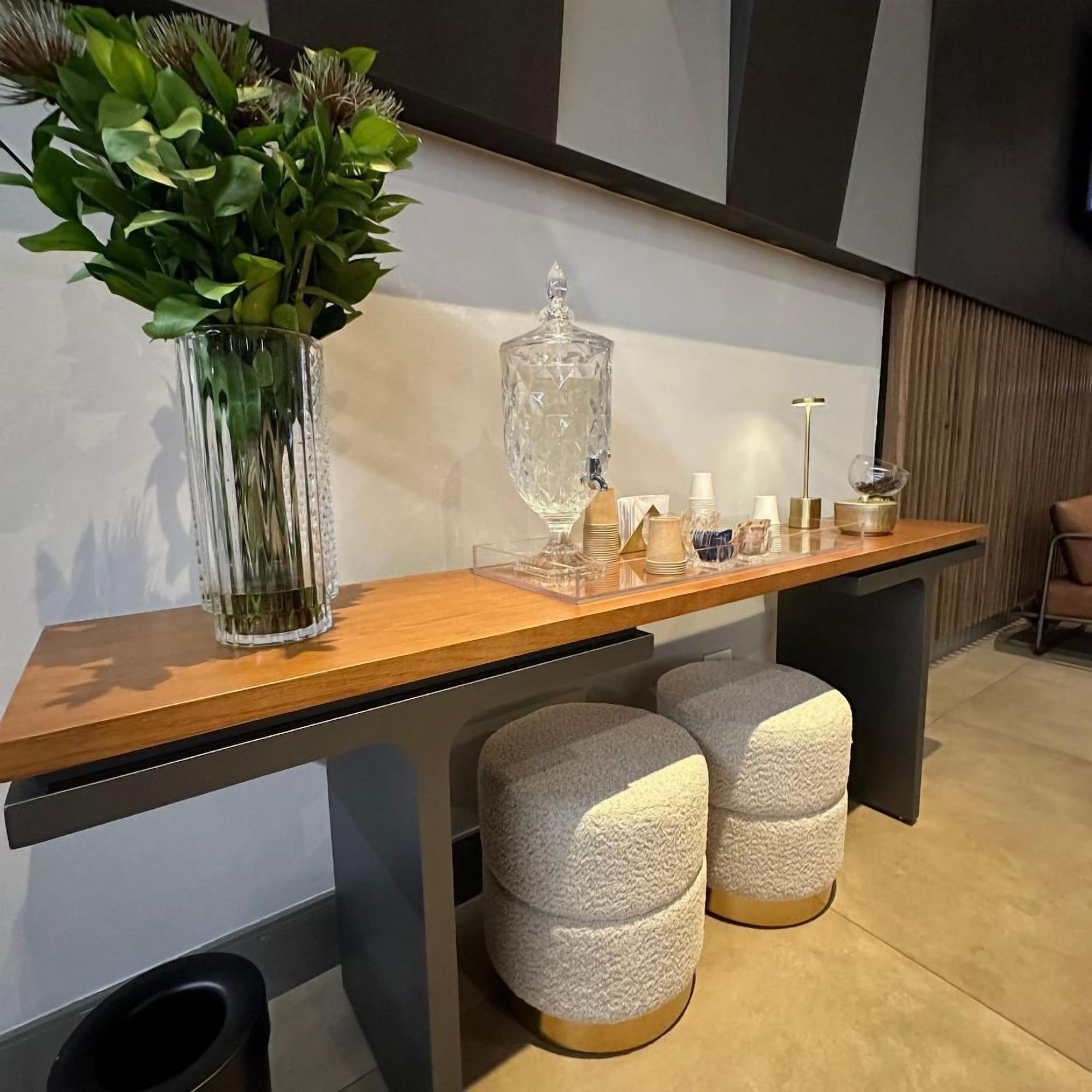 Vista Lobby Hotel Flat Afonso Pena by FGibran