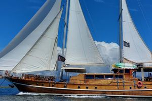 Actividad - Paseo en velero de madera por Manuel Antonio