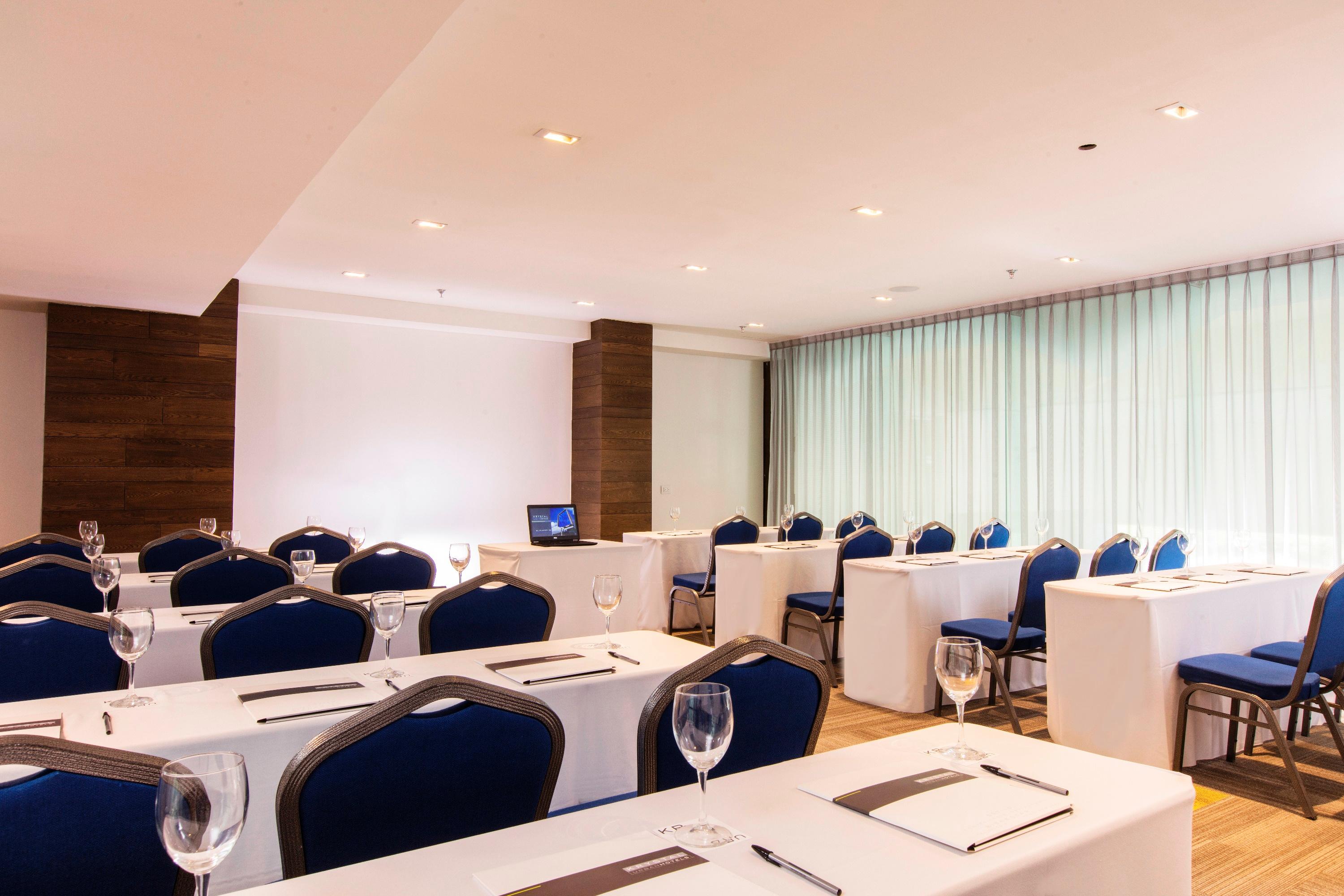 Sala de Reuniones Krystal Urban Guadalajara