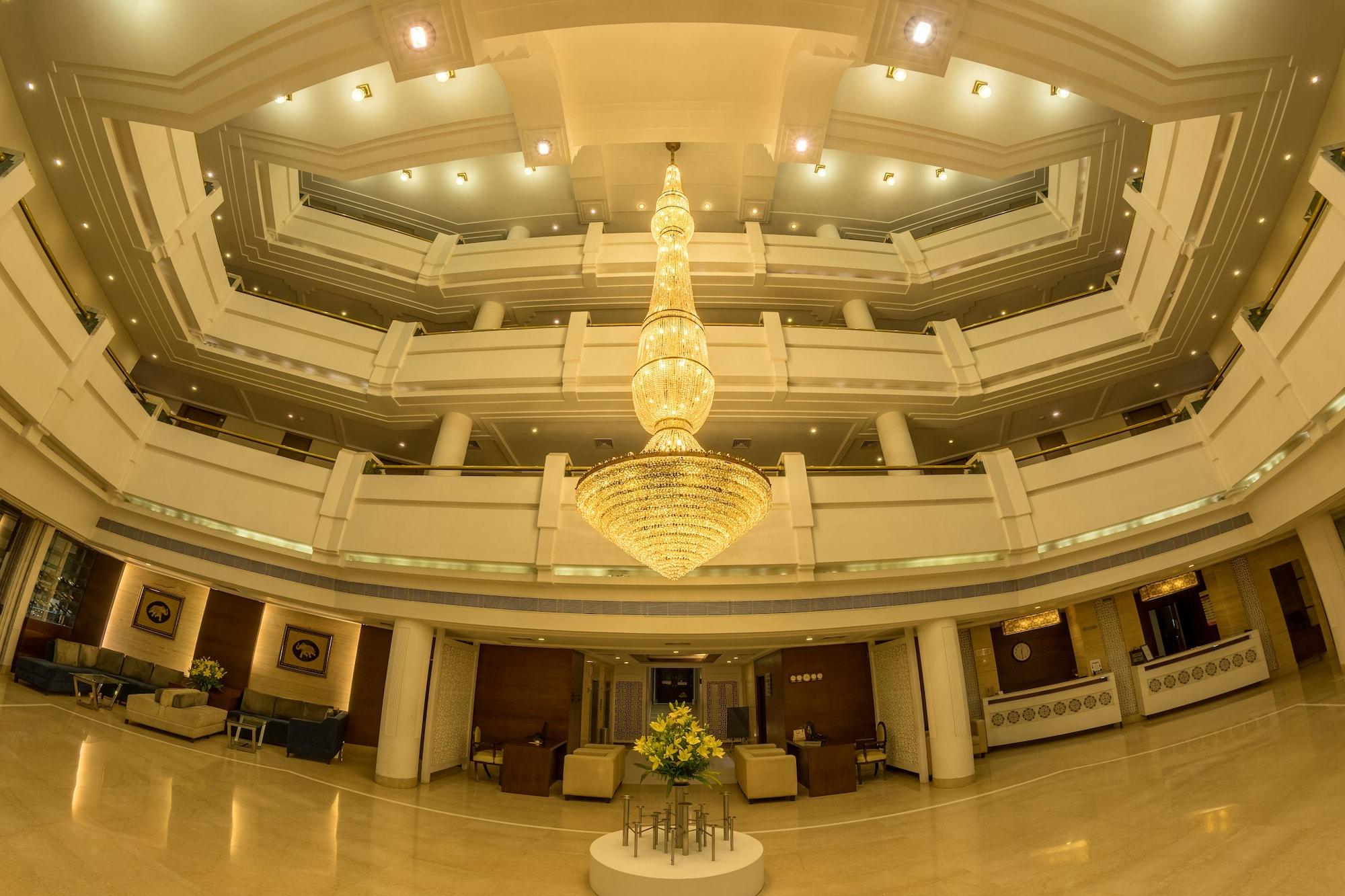 Vista Lobby Howard Plaza - The Fern Agra