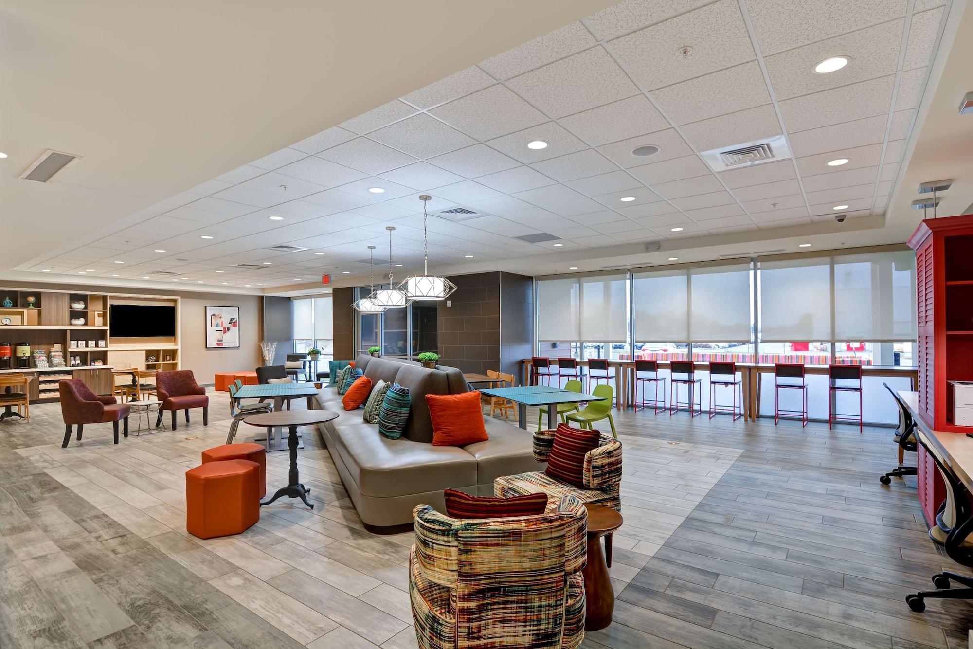 Vista Lobby Home2 Suites by Hilton Lafayette, IN