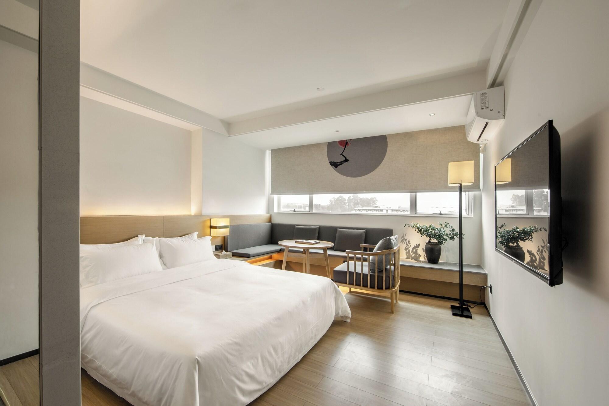 Varios Shuge Art Hotel