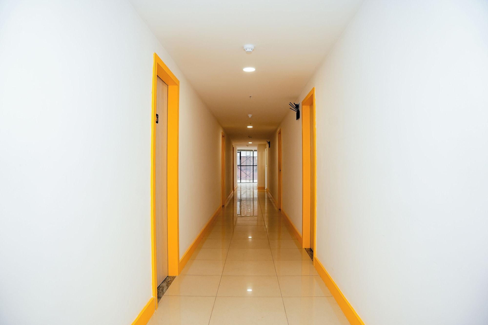 Varios GLOBAL INN AND SUITES