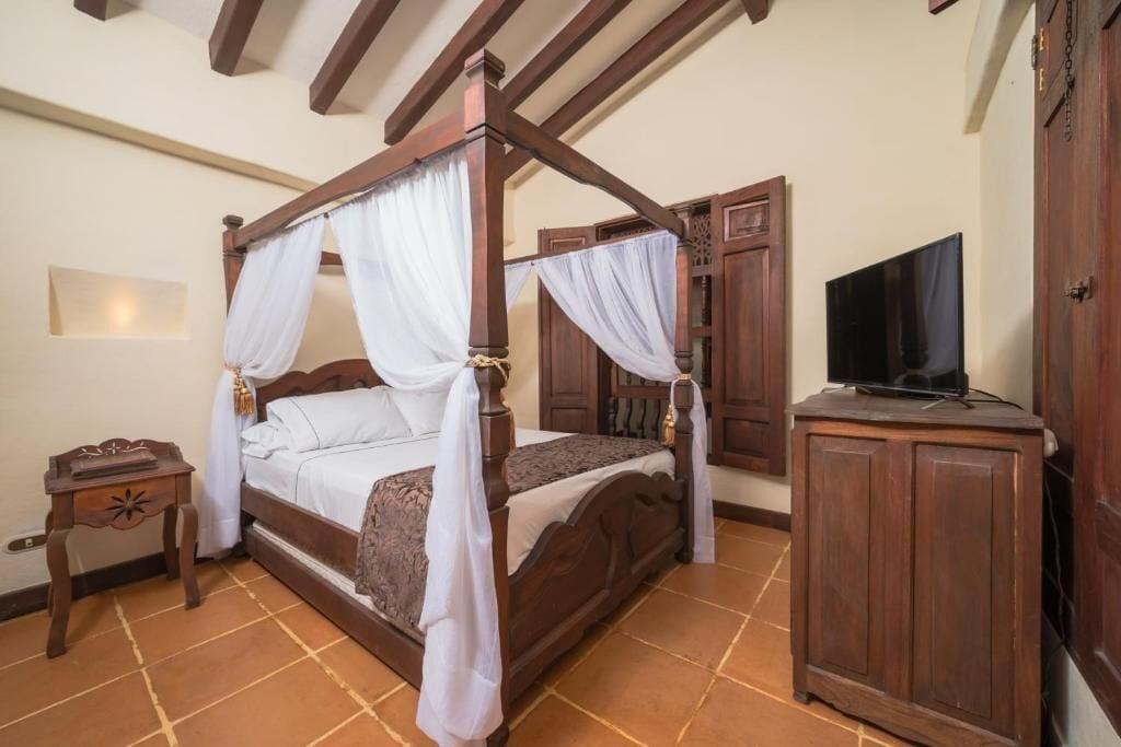 Habitación HOTEL COLONIAL NUEVA GRANADA