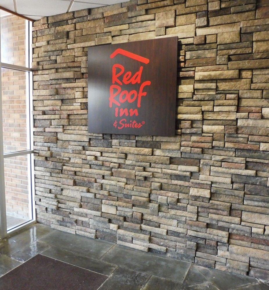 Vista do lobby Red Roof Inn & Suites Owego