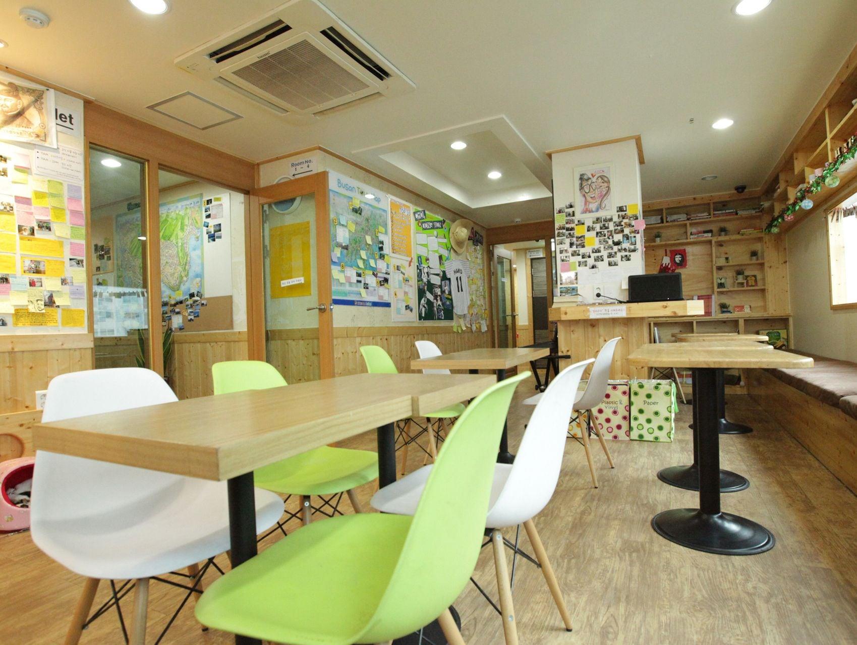 Varios Hi Korea Guest House - Hostel, Caters to Women