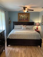 Alquiler Vacacional - Quiet and peaceful yet walk to Charming Downtown MT. Dora
